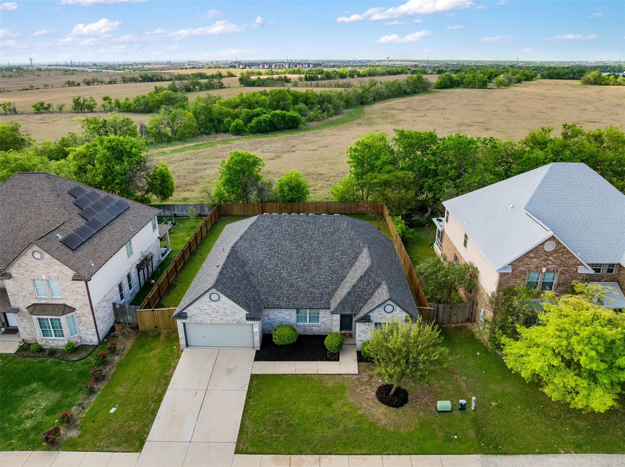 521 Boone Valley Dr, Round Rock, TX 78664