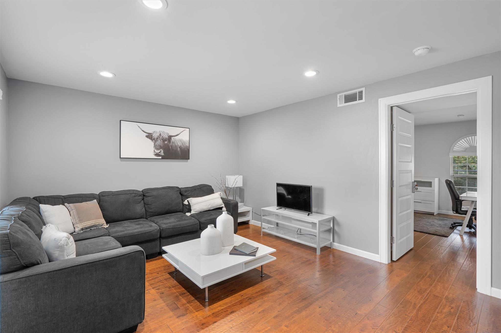 3110 Red River St # C-304, Austin, TX 78705