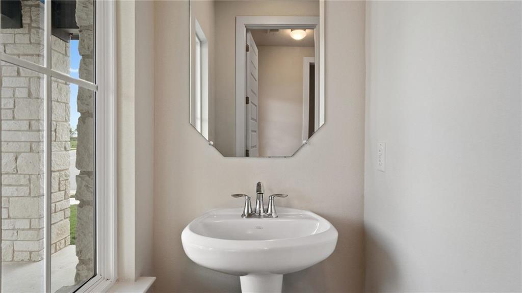 7812 Hillock Ter, Austin, TX 78744