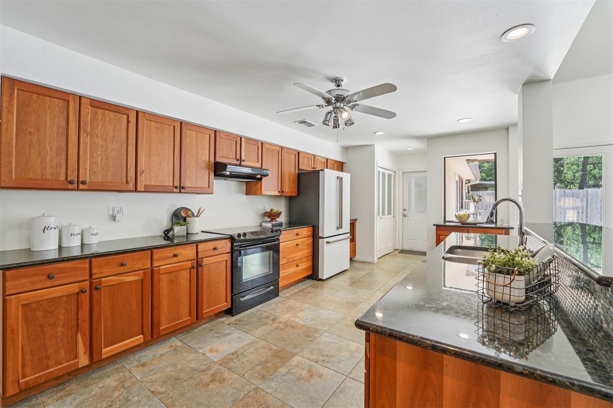 12808 Dakota Ln, Austin, TX 78729