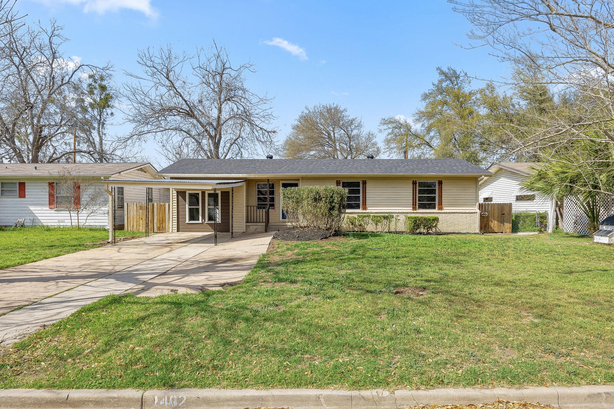 1402 Kent St, Taylor, TX 76574