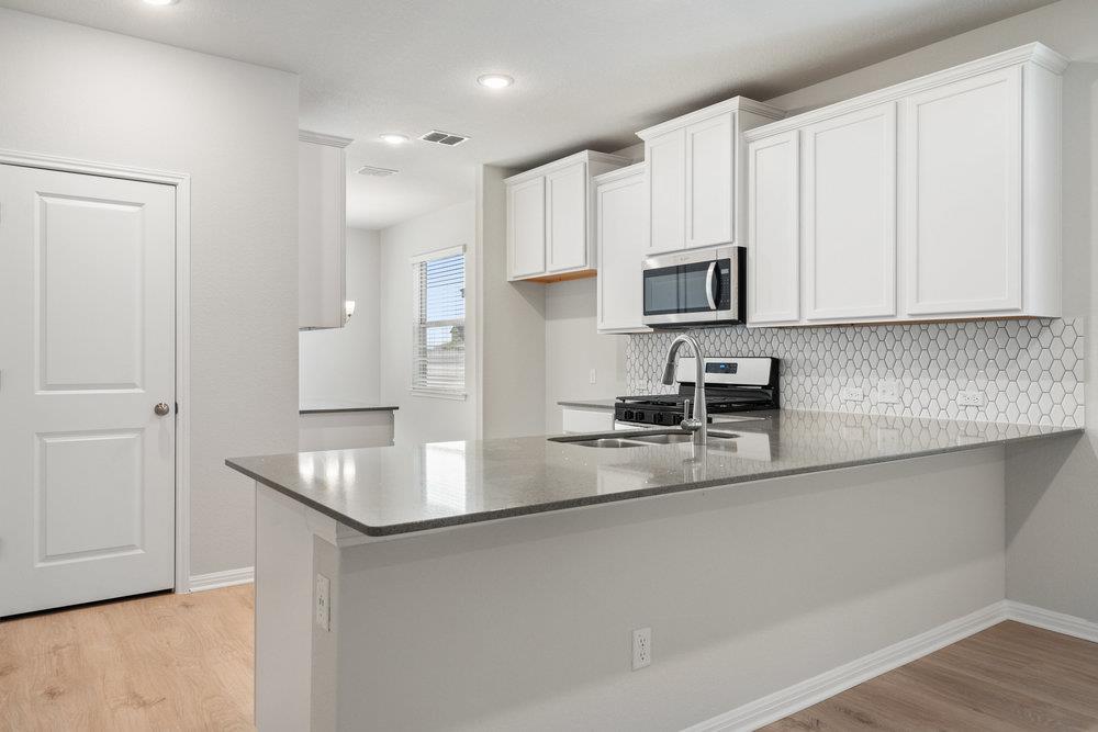 749 Treadwell Ln, Kyle, TX 78640