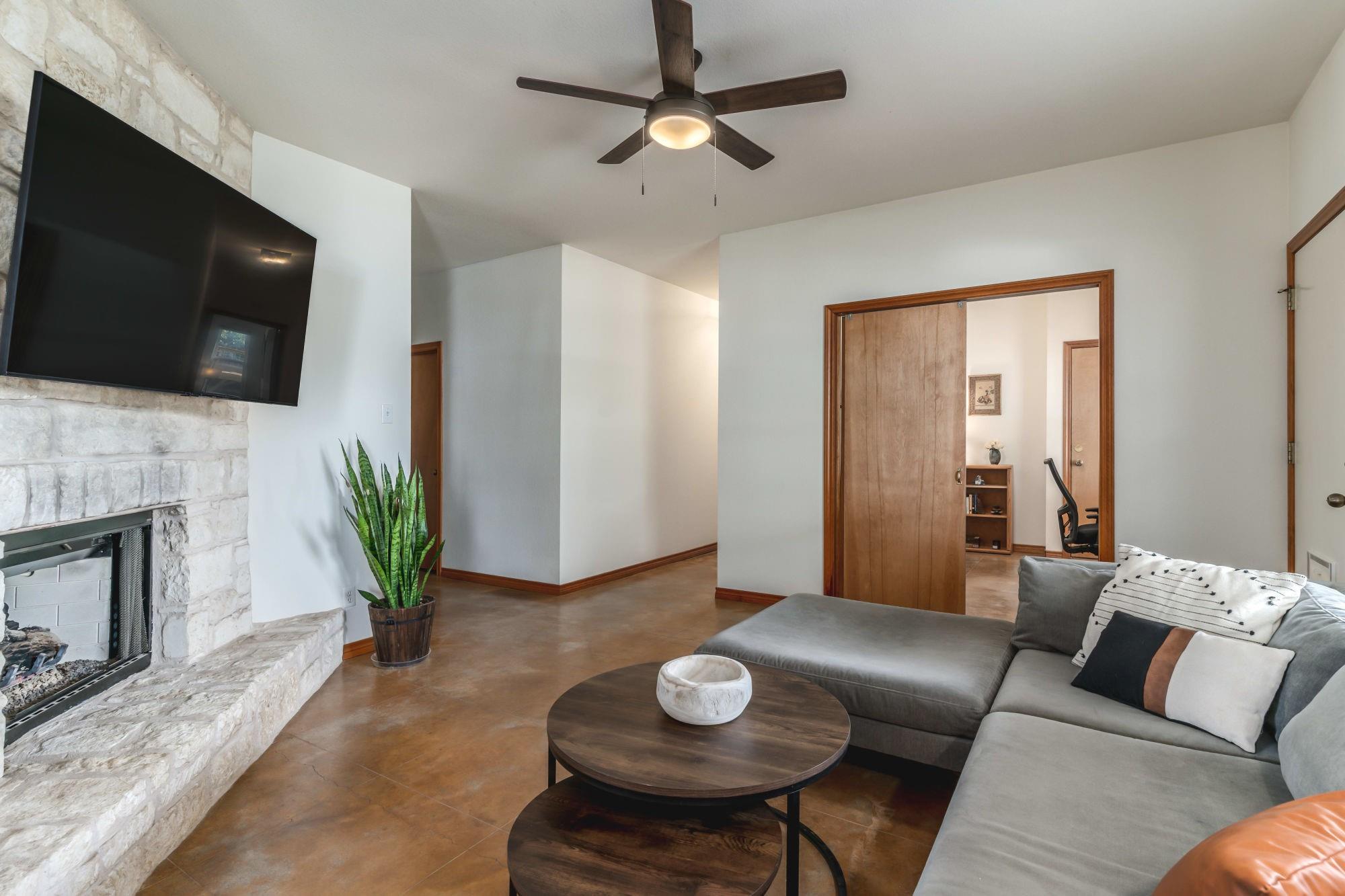 2551 Spring Valley Dr, Dripping Springs, TX 78620