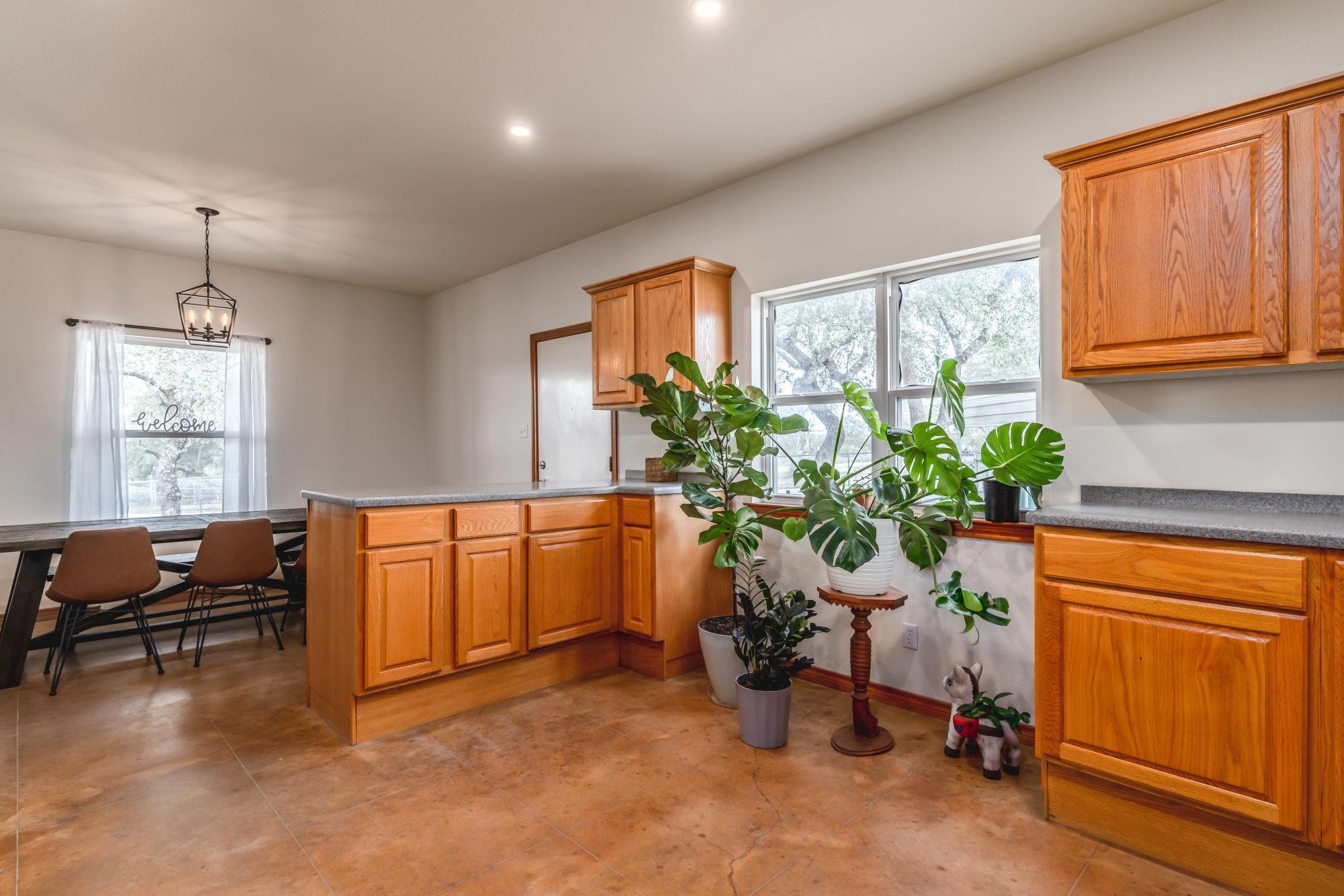 2551 Spring Valley Dr, Dripping Springs, TX 78620