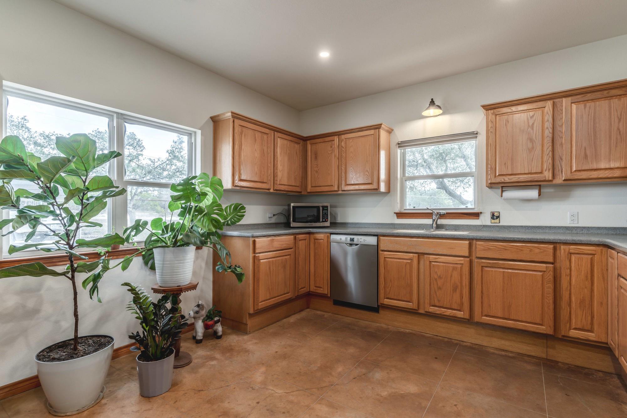 2551 Spring Valley Dr, Dripping Springs, TX 78620