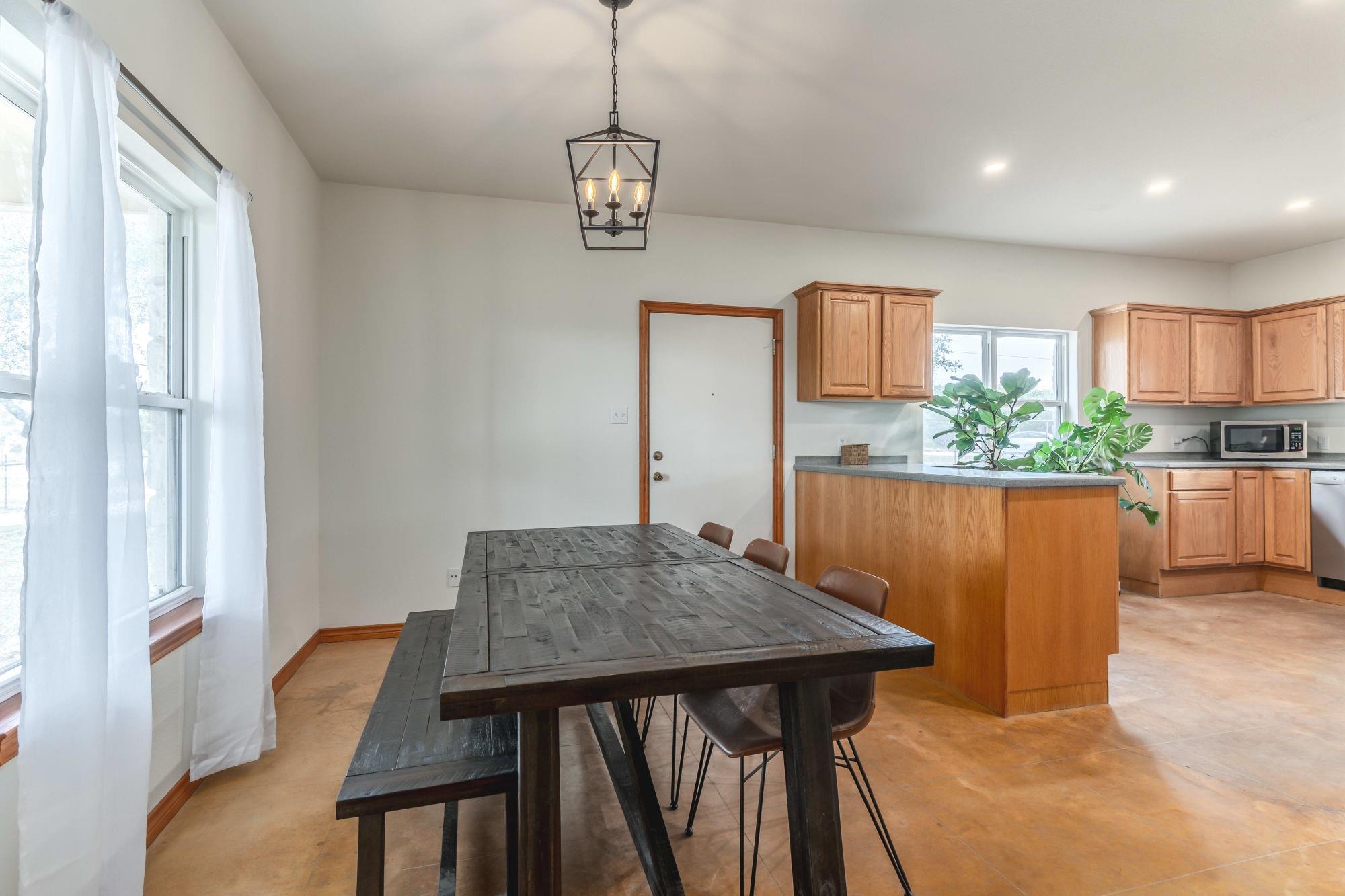 2551 Spring Valley Dr, Dripping Springs, TX 78620