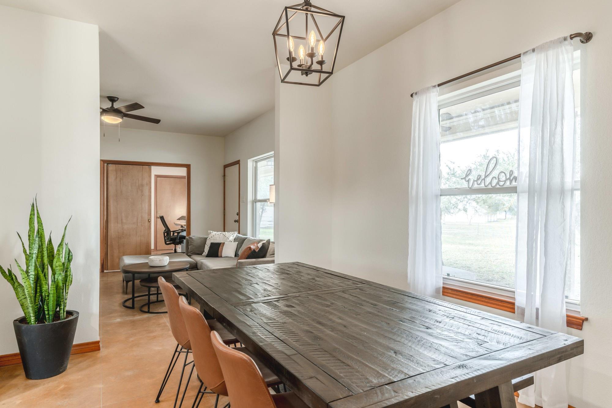 2551 Spring Valley Dr, Dripping Springs, TX 78620