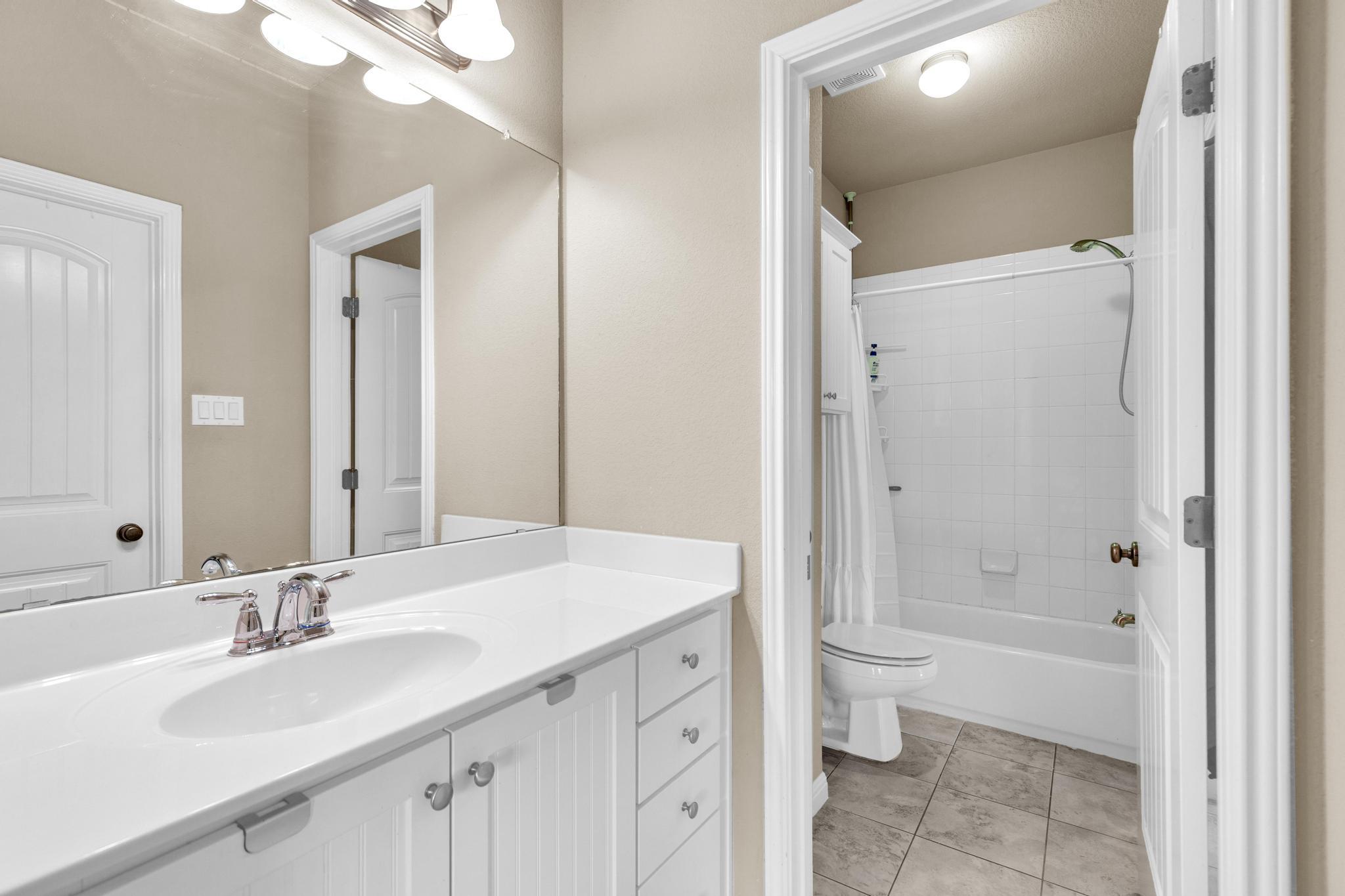 9701 Solana Vista Loop # B, Austin, TX 78750