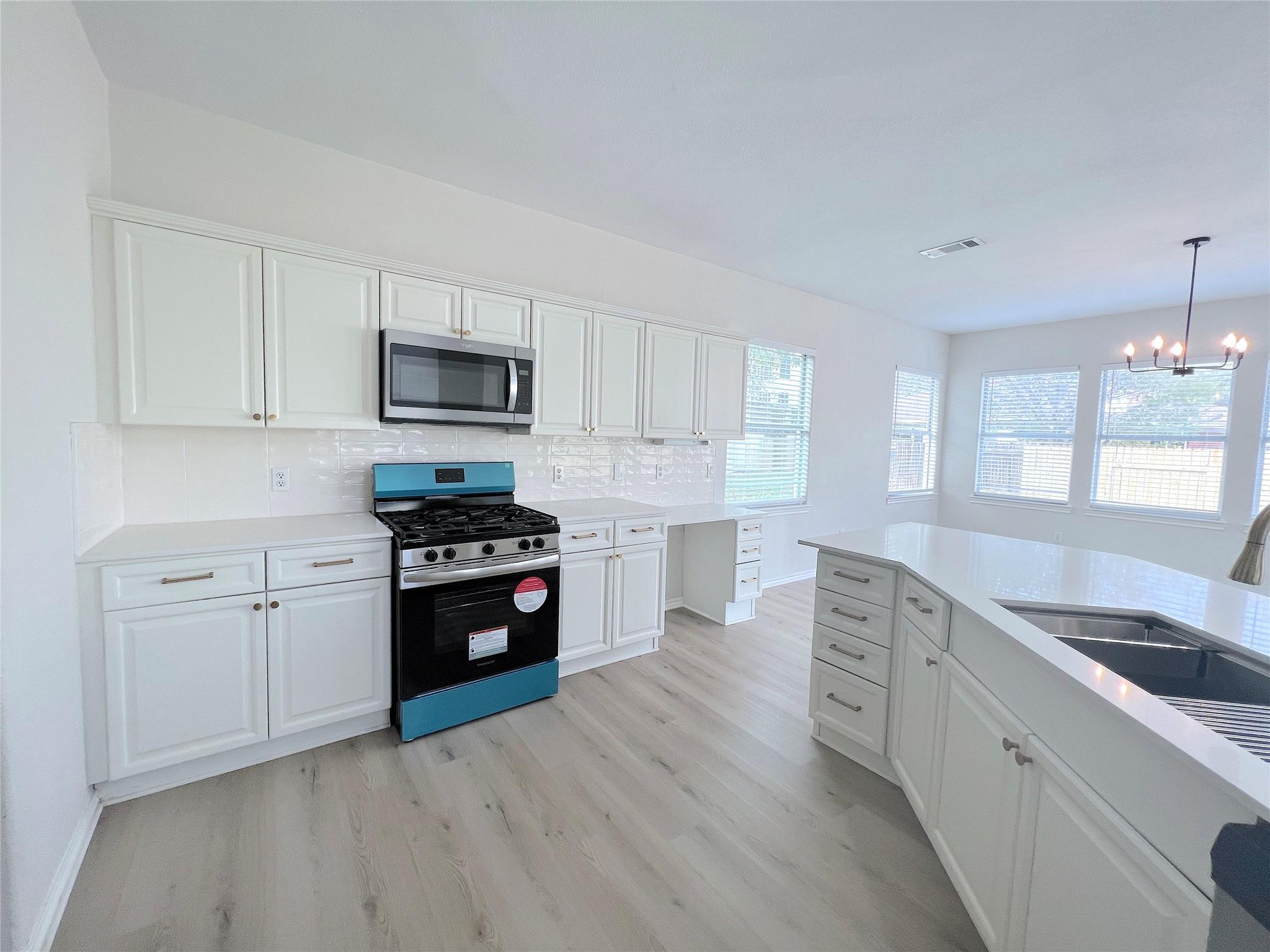 9622 Woodvale Dr, Austin, TX 78729