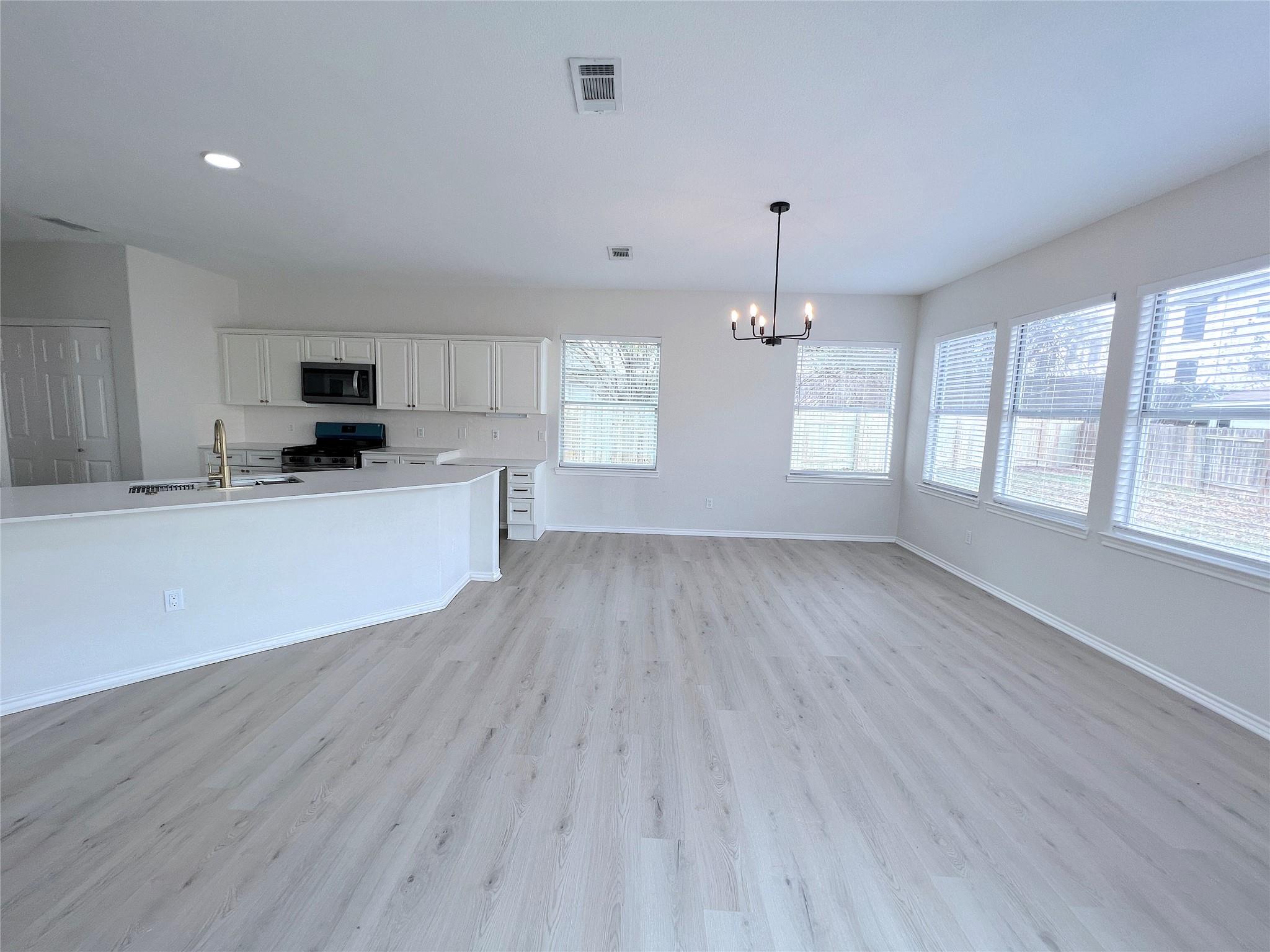 9622 Woodvale Dr, Austin, TX 78729