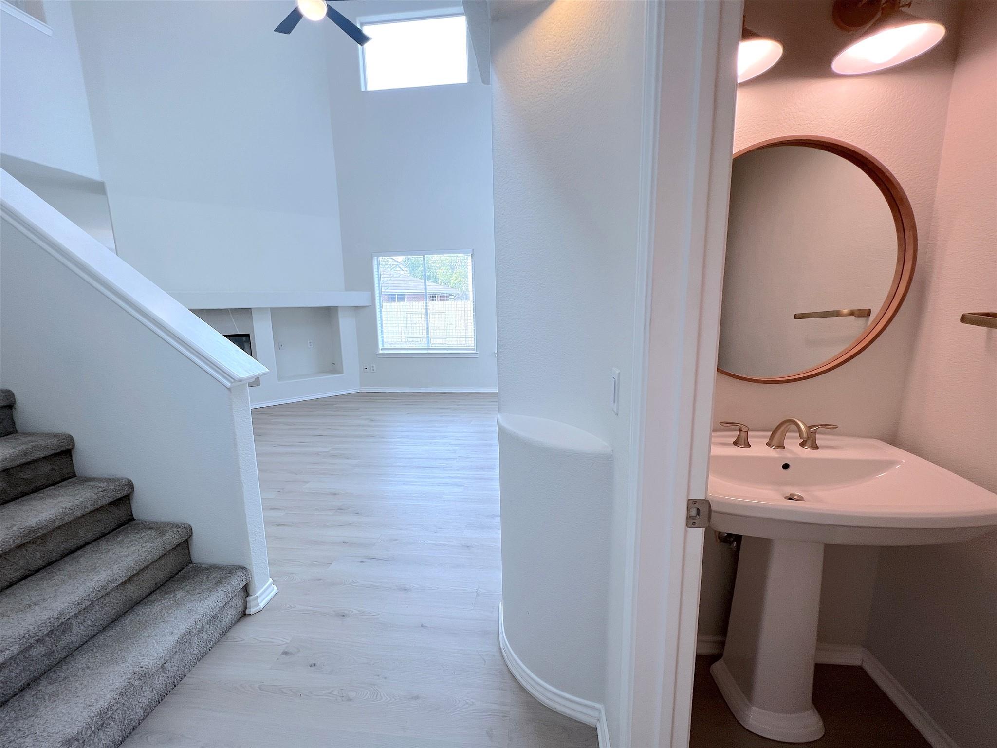 9622 Woodvale Dr, Austin, TX 78729