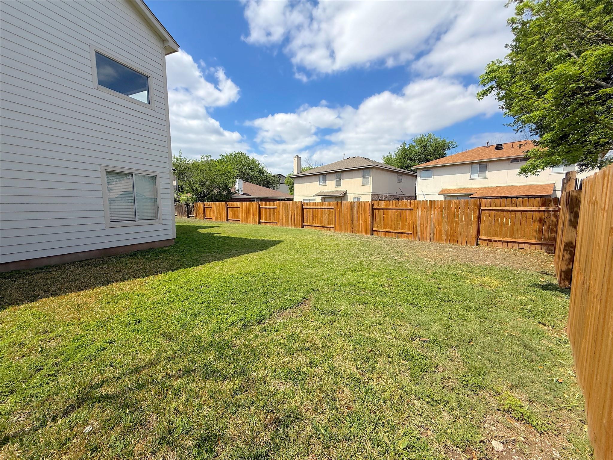 9622 Woodvale Dr, Austin, TX 78729