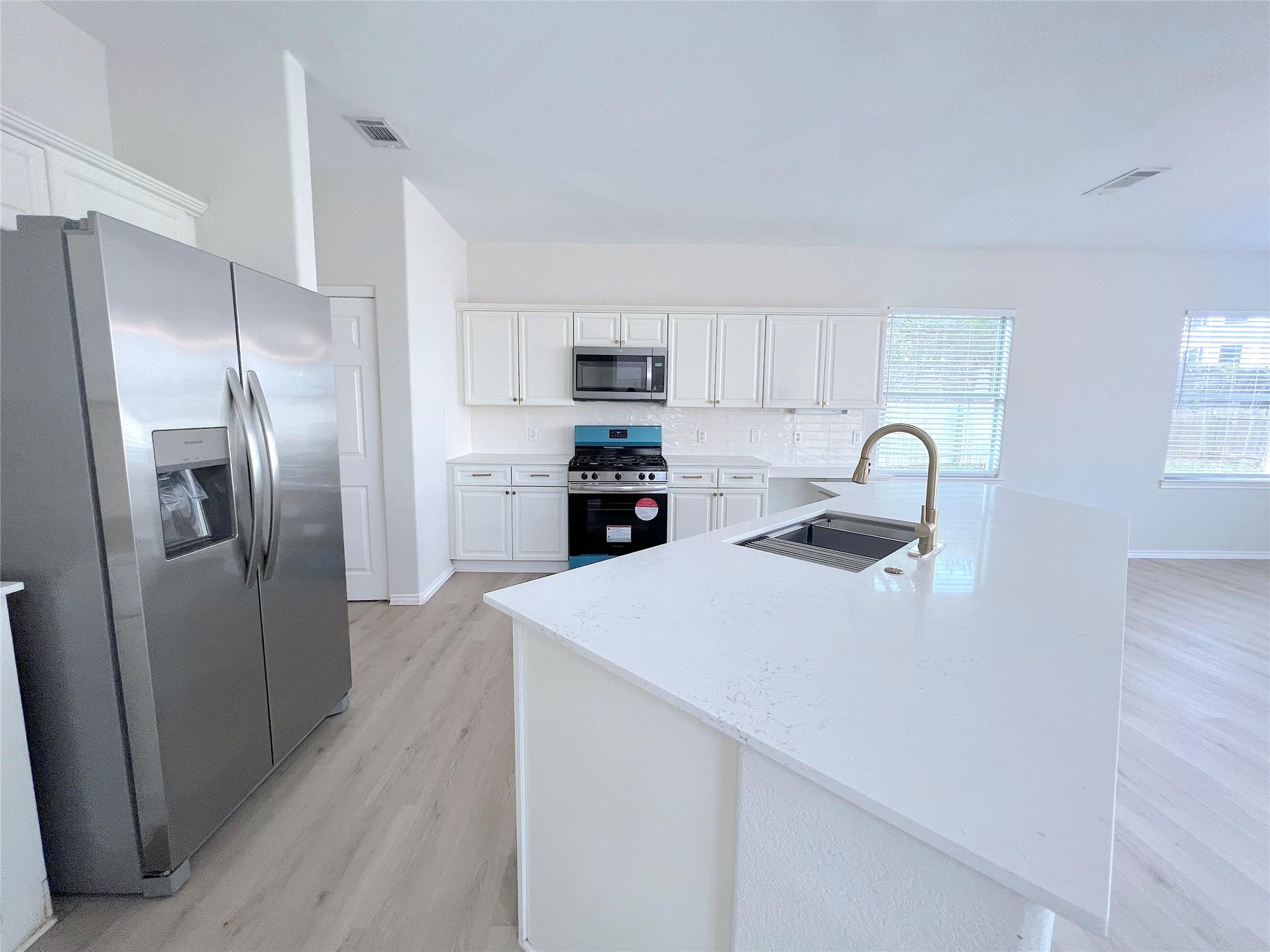 9622 Woodvale Dr, Austin, TX 78729