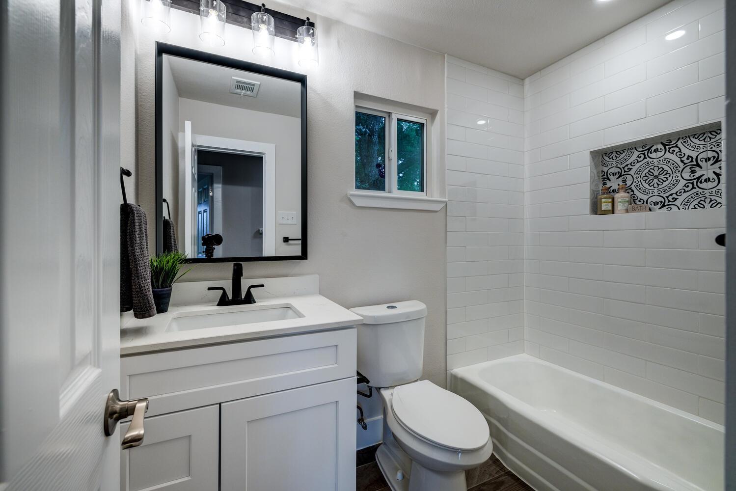 5001 Cottonwood Cir # A, Austin, TX 78723