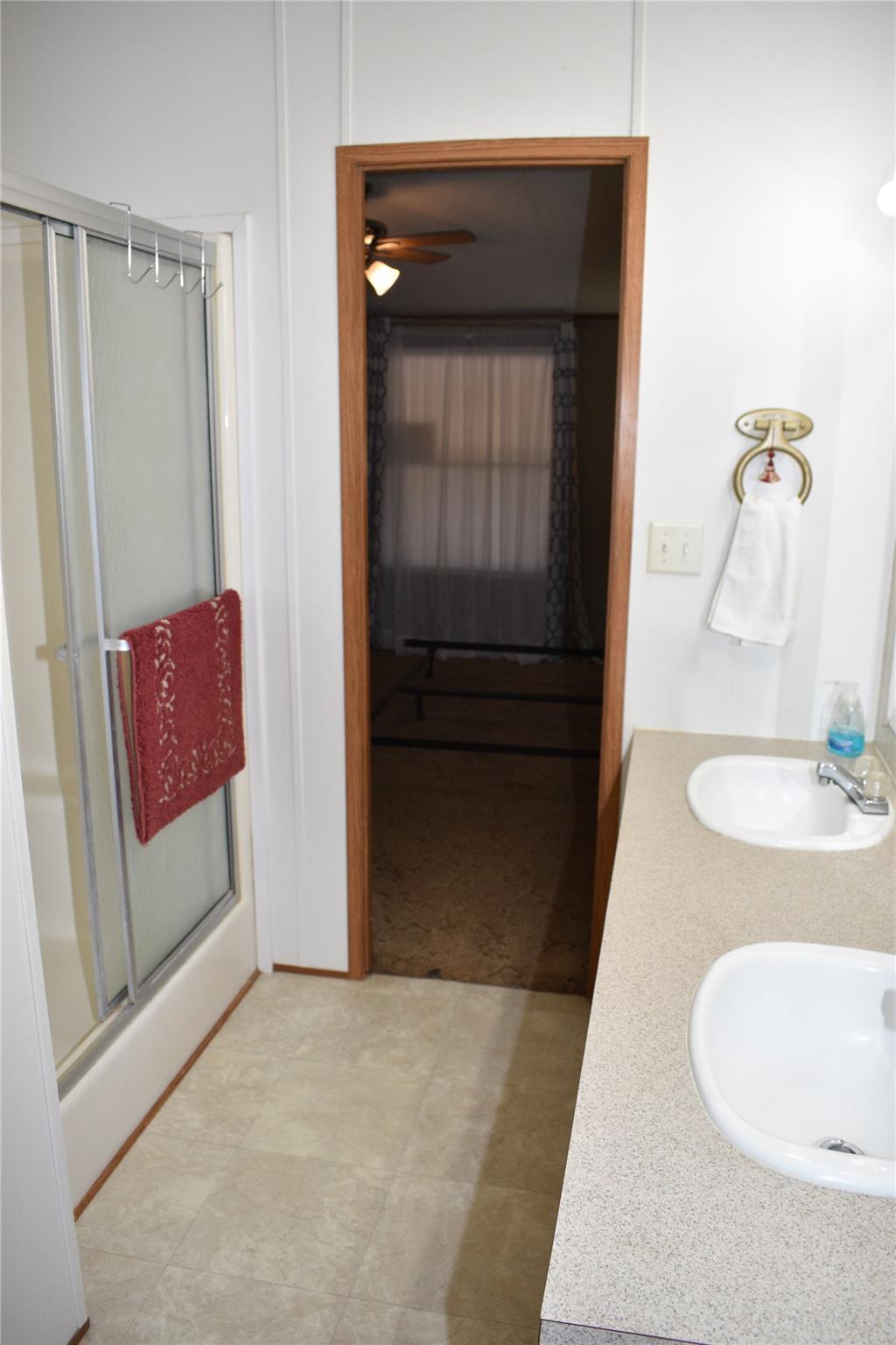 129 Suzanne Dr, Bastrop, TX 78602