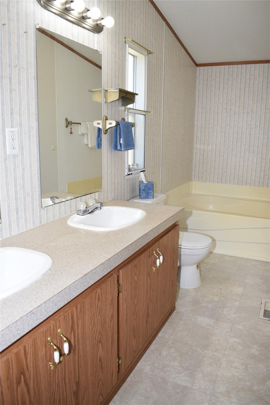 129 Suzanne Dr, Bastrop, TX 78602