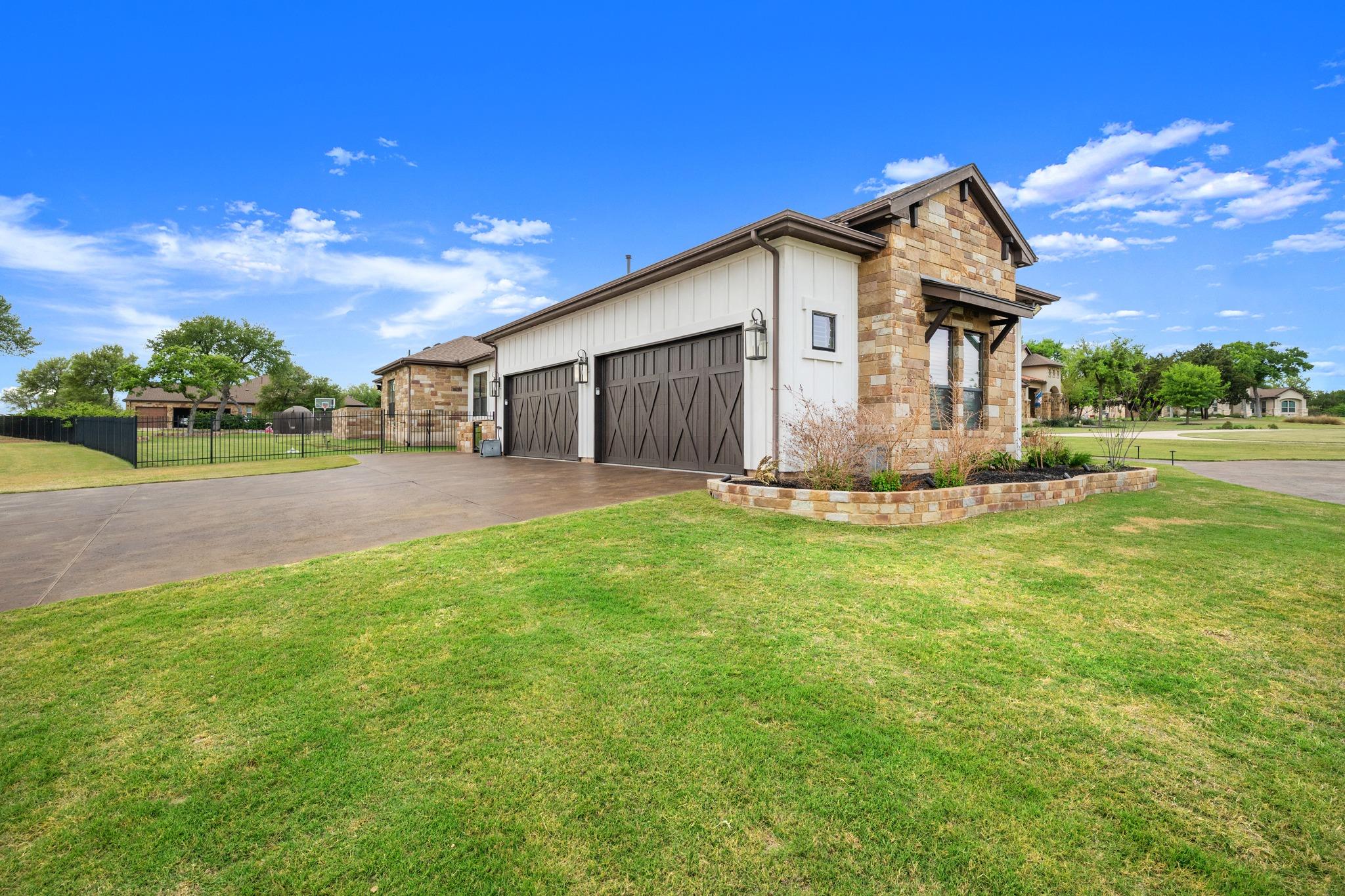 401 Highland Bluff Dr, Georgetown, TX 78633