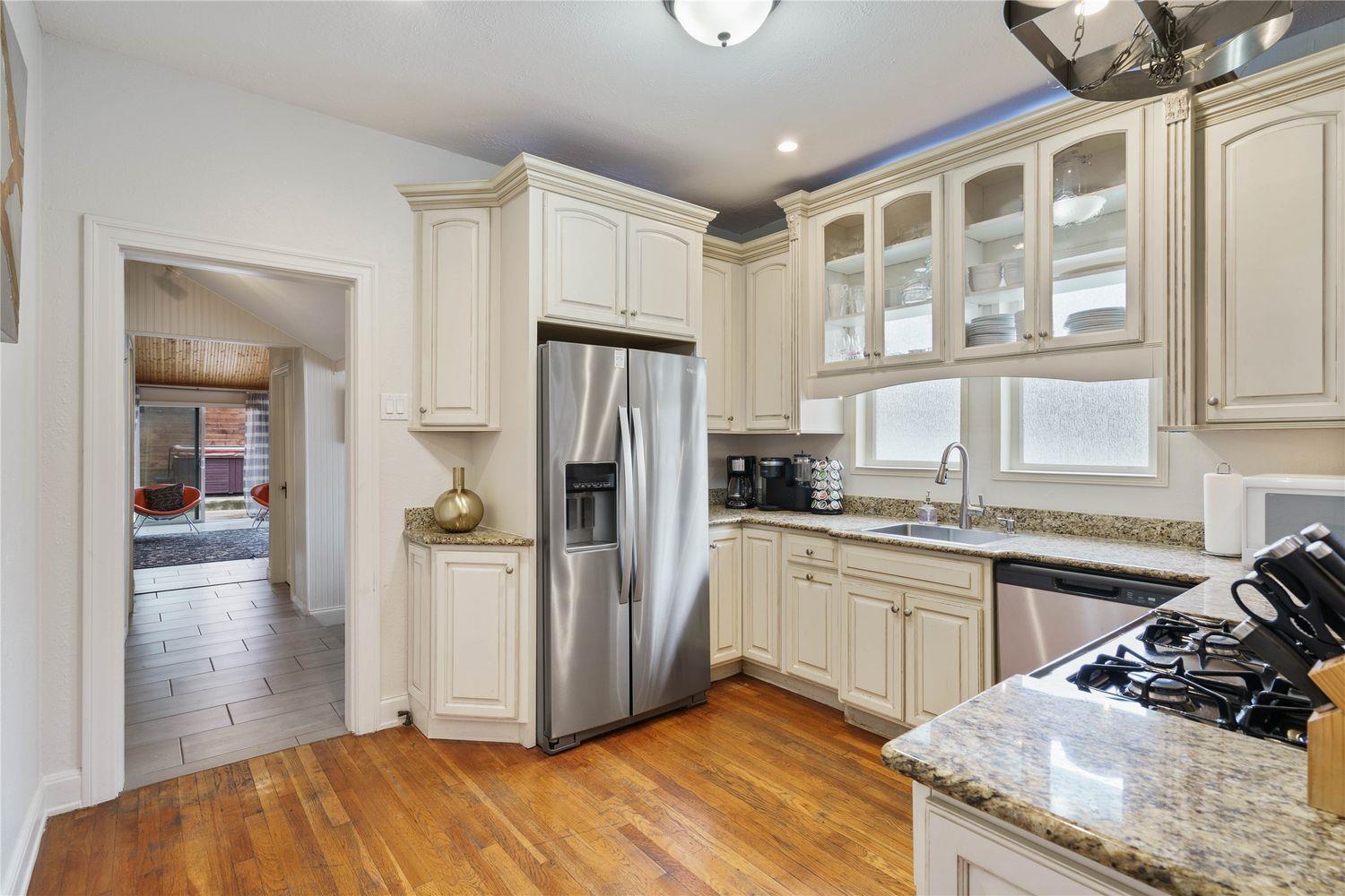 2106 Kenwood Ave, Austin, TX 78704