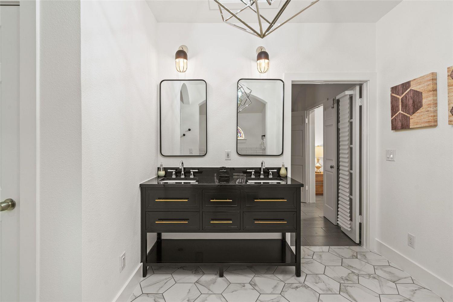 2106 Kenwood Ave, Austin, TX 78704