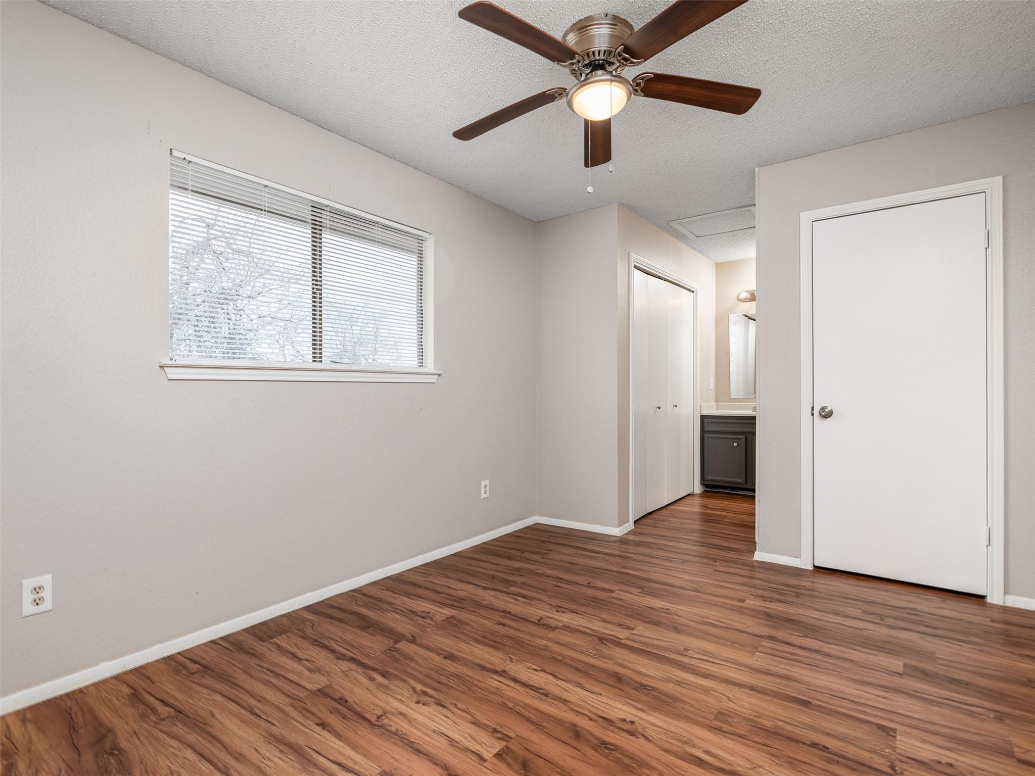 706 Rollingway Dr # B, Round Rock, TX 78681