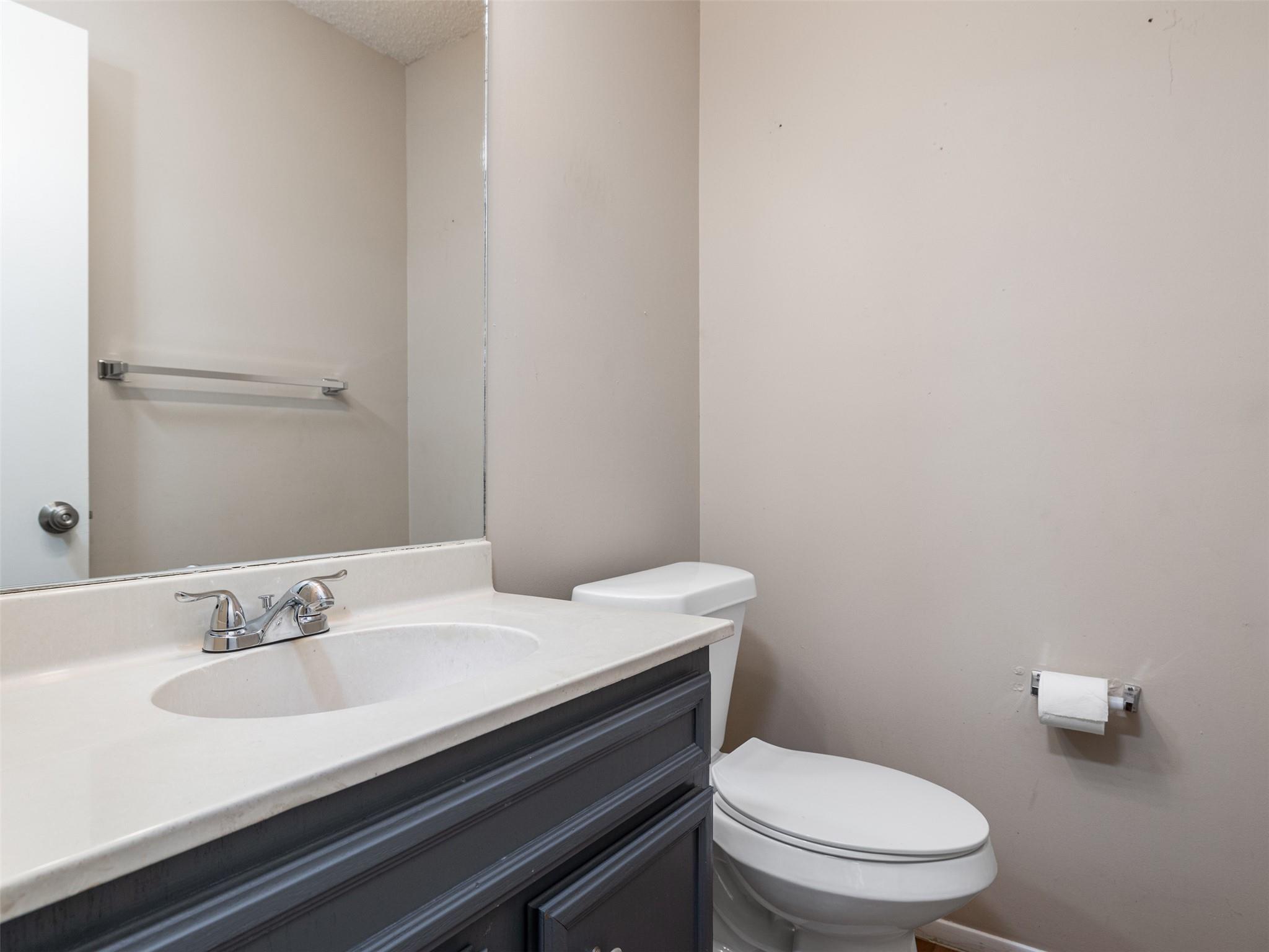 706 Rollingway Dr # B, Round Rock, TX 78681