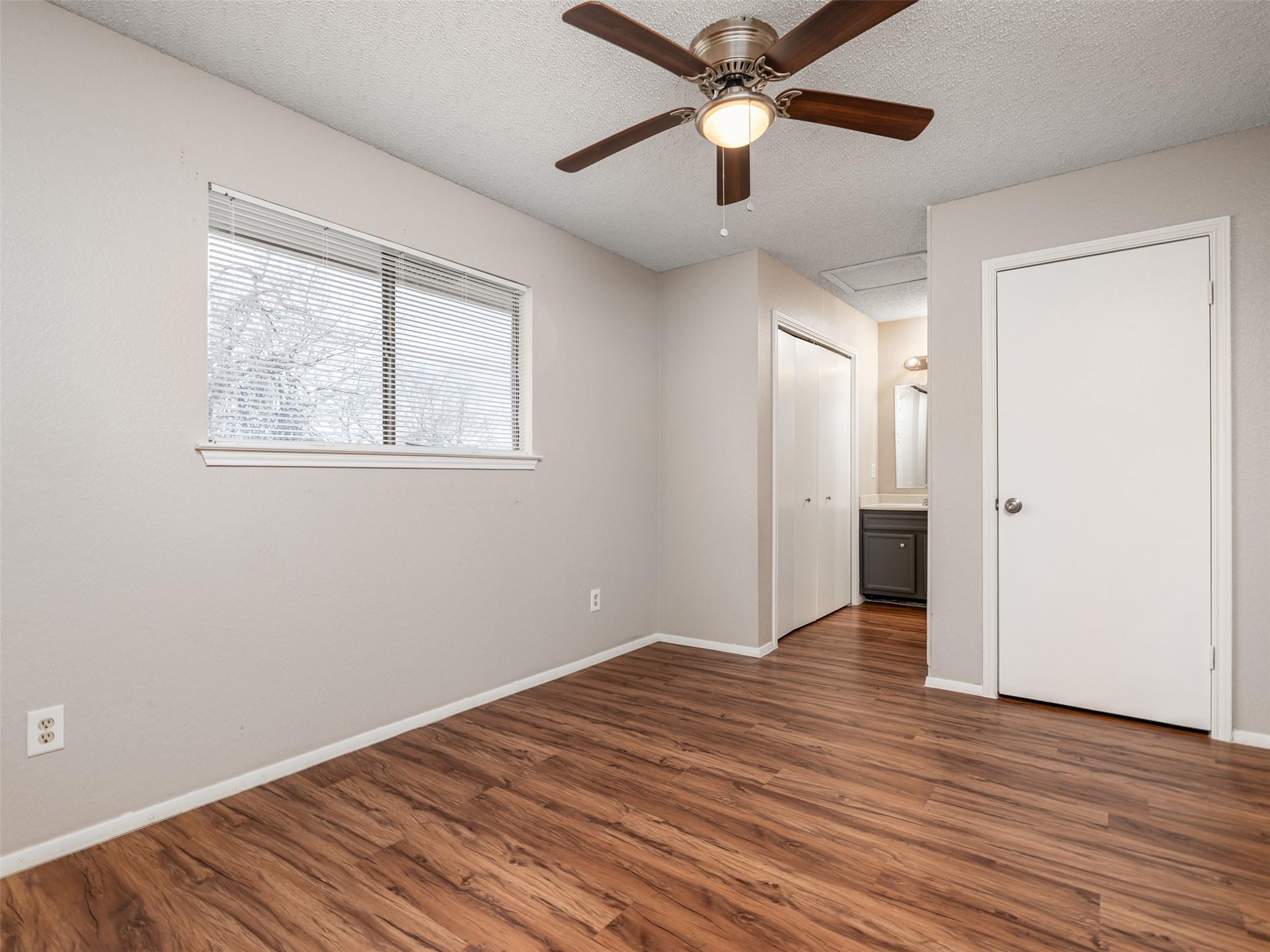 706 Rollingway Dr # B, Round Rock, TX 78681