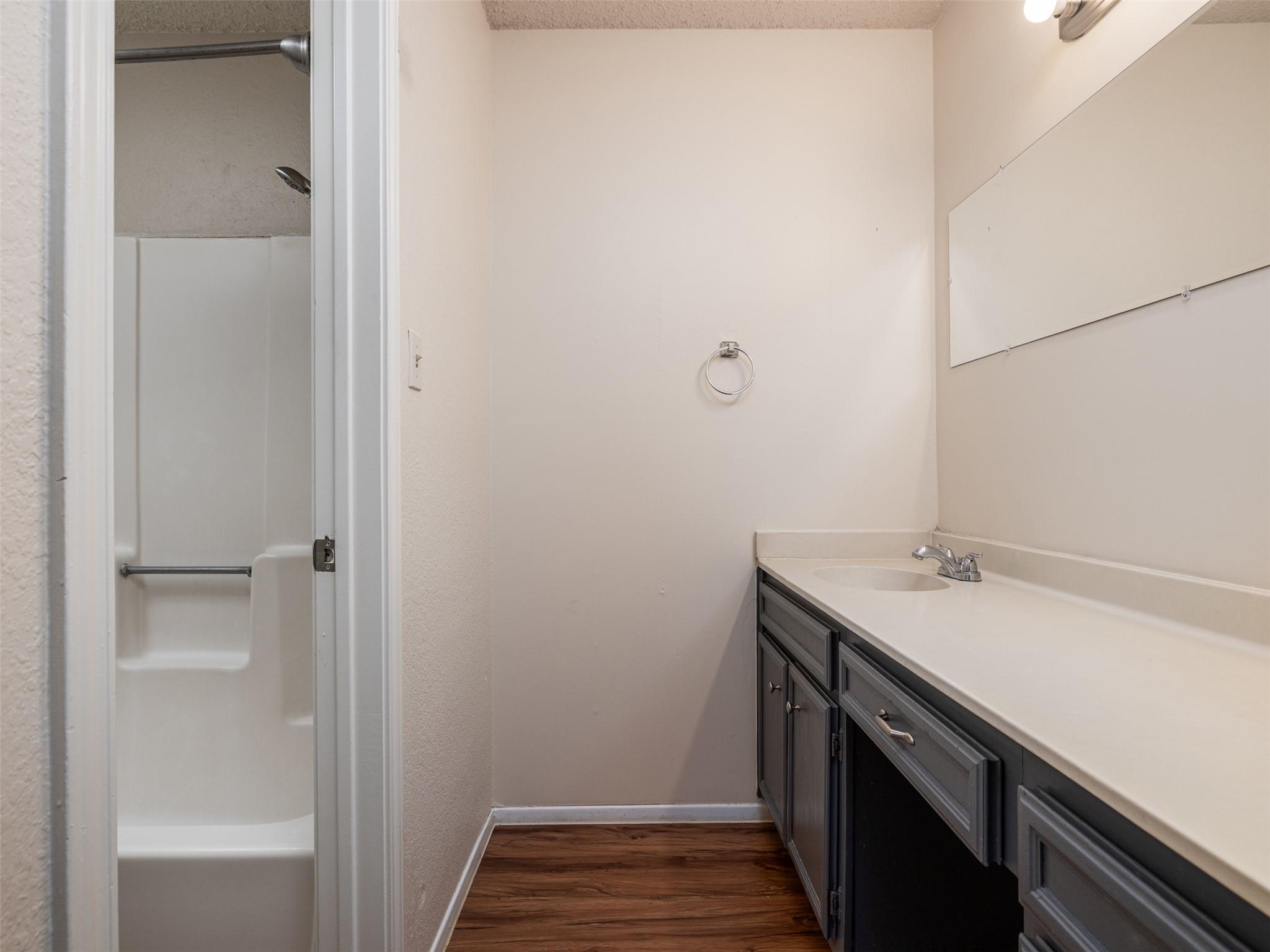 706 Rollingway Dr # B, Round Rock, TX 78681