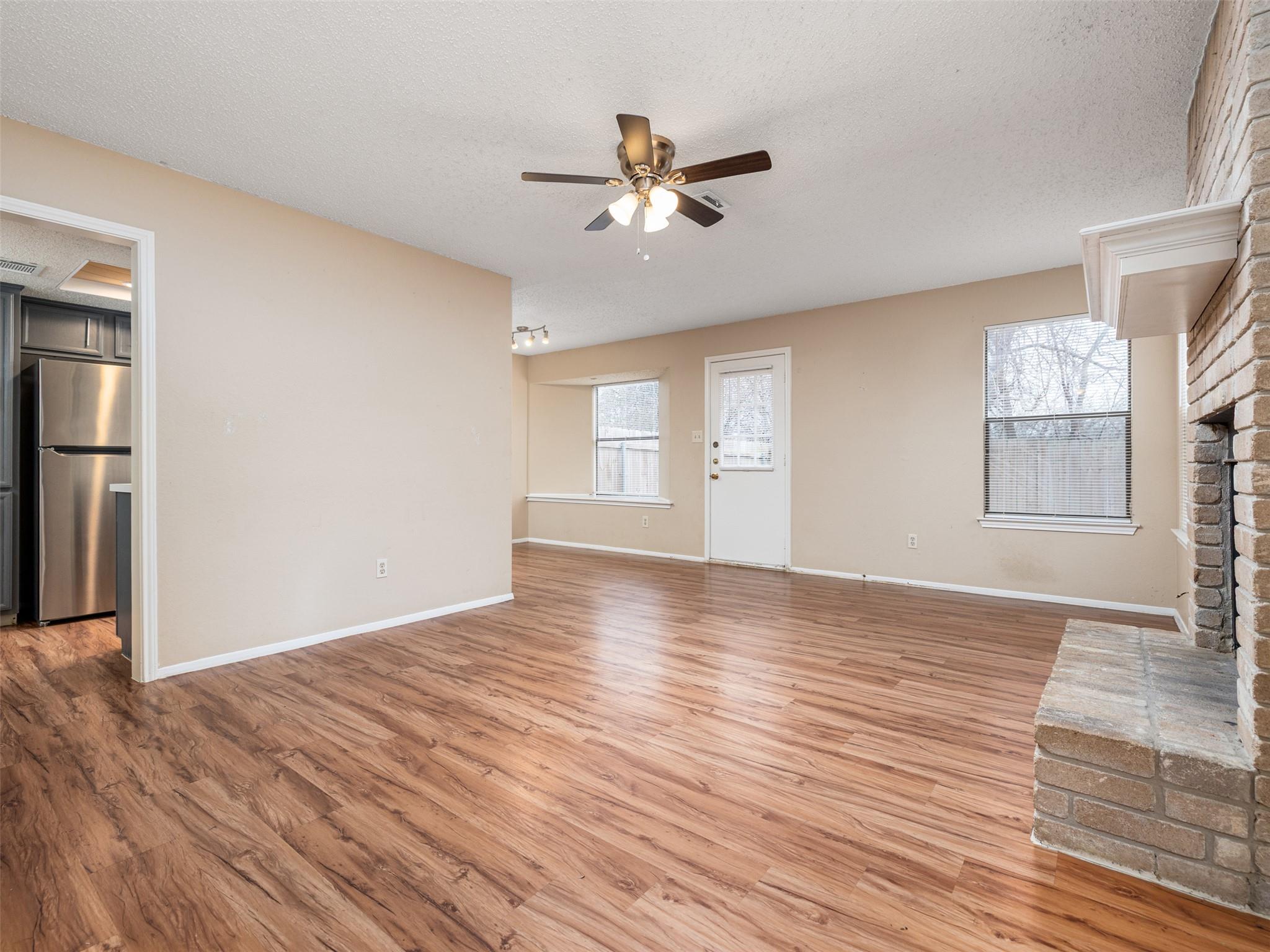 706 Rollingway Dr # B, Round Rock, TX 78681