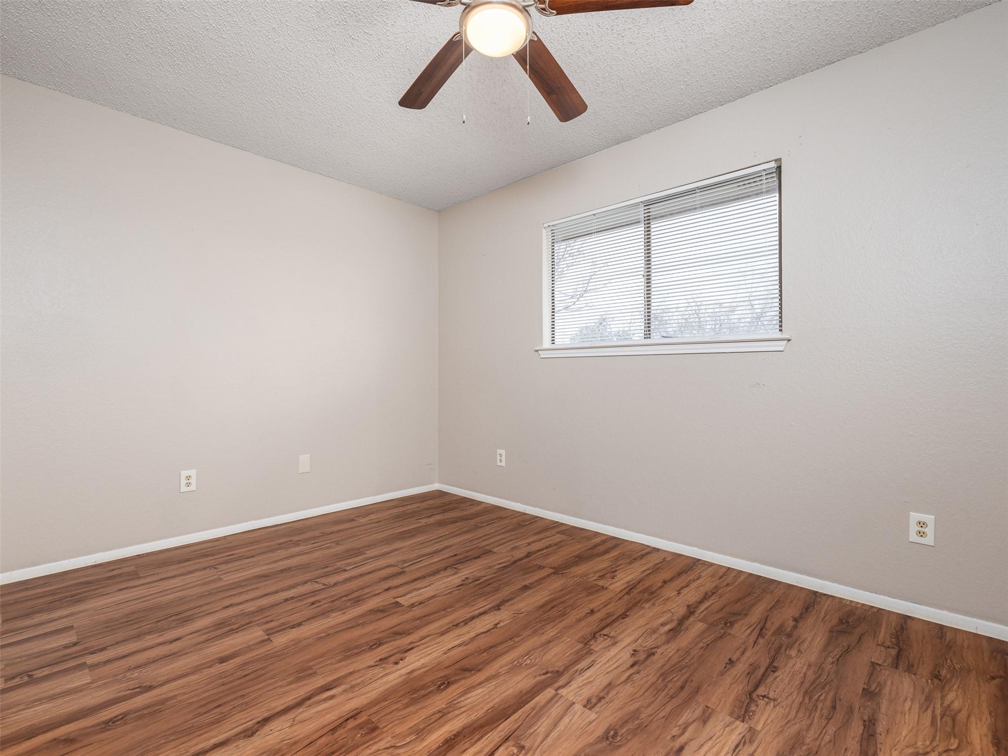 706 Rollingway Dr # B, Round Rock, TX 78681