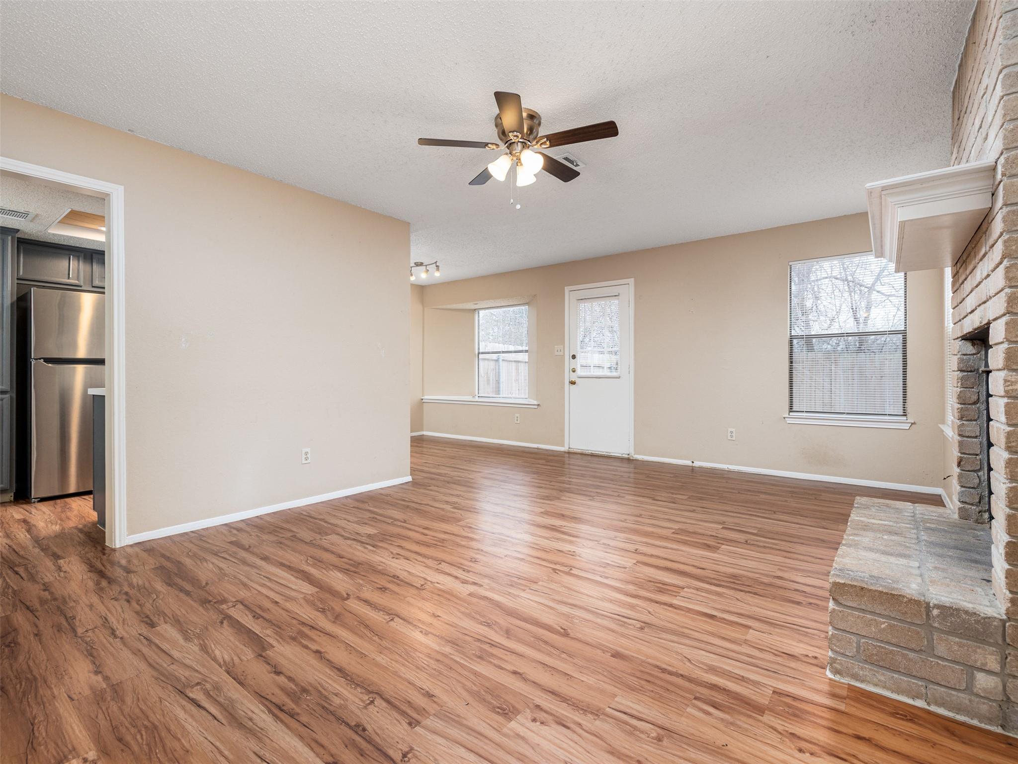 706 Rollingway Dr # B, Round Rock, TX 78681