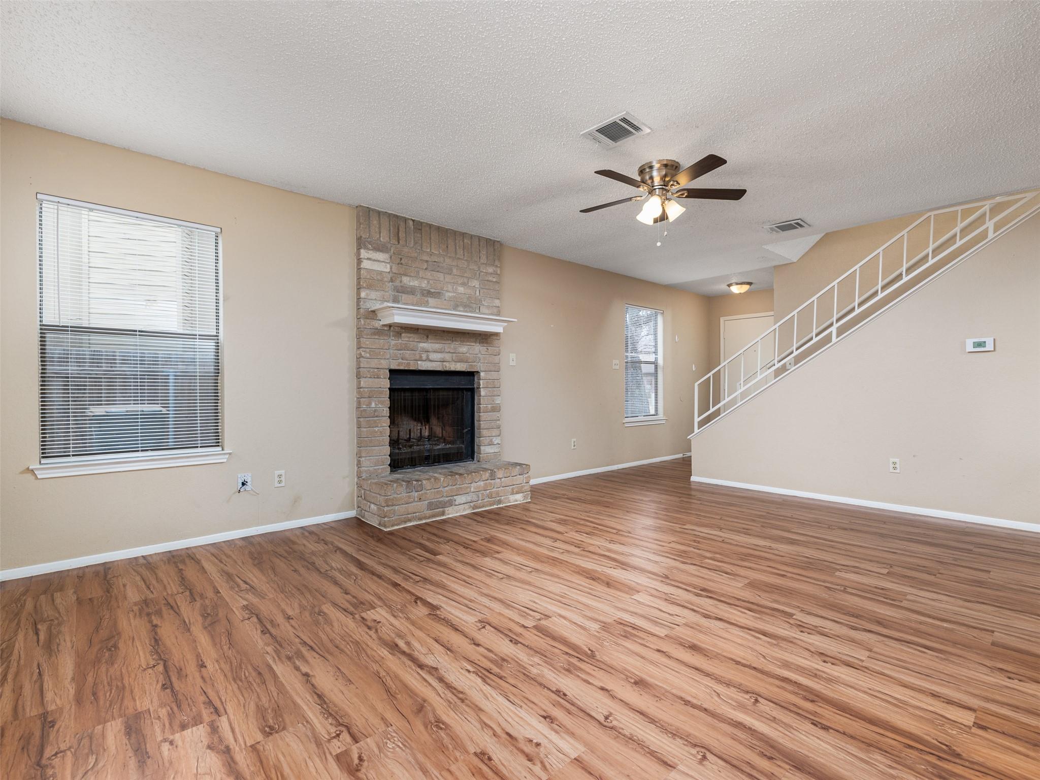 706 Rollingway Dr # B, Round Rock, TX 78681