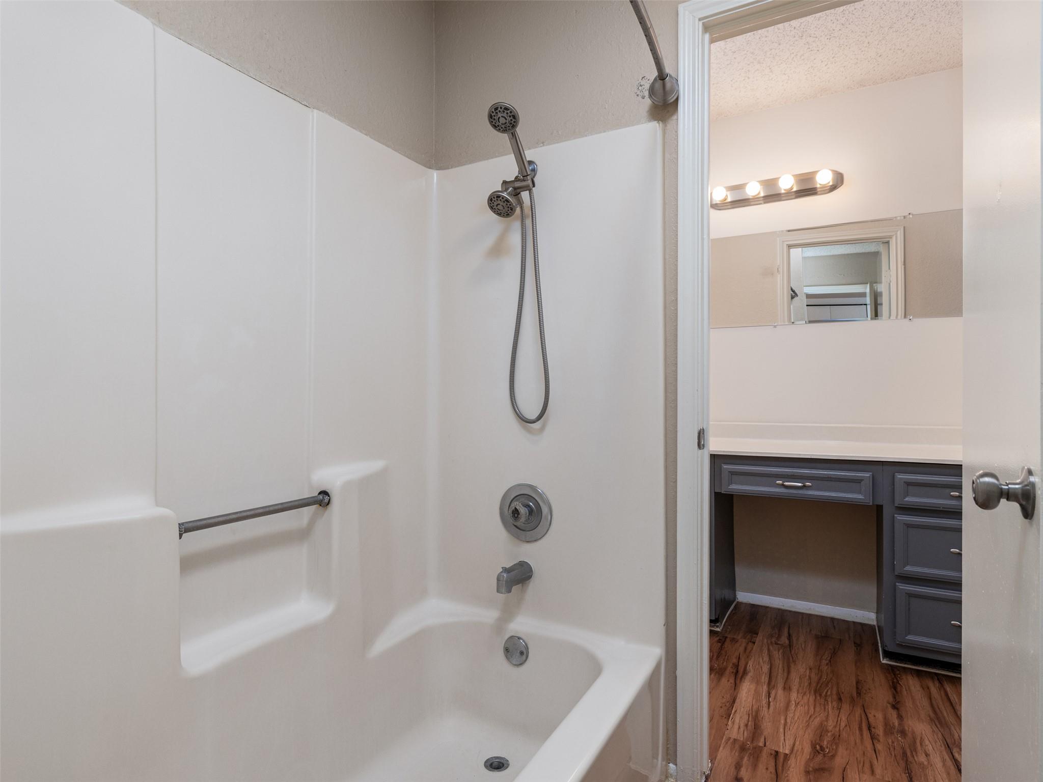 706 Rollingway Dr # B, Round Rock, TX 78681