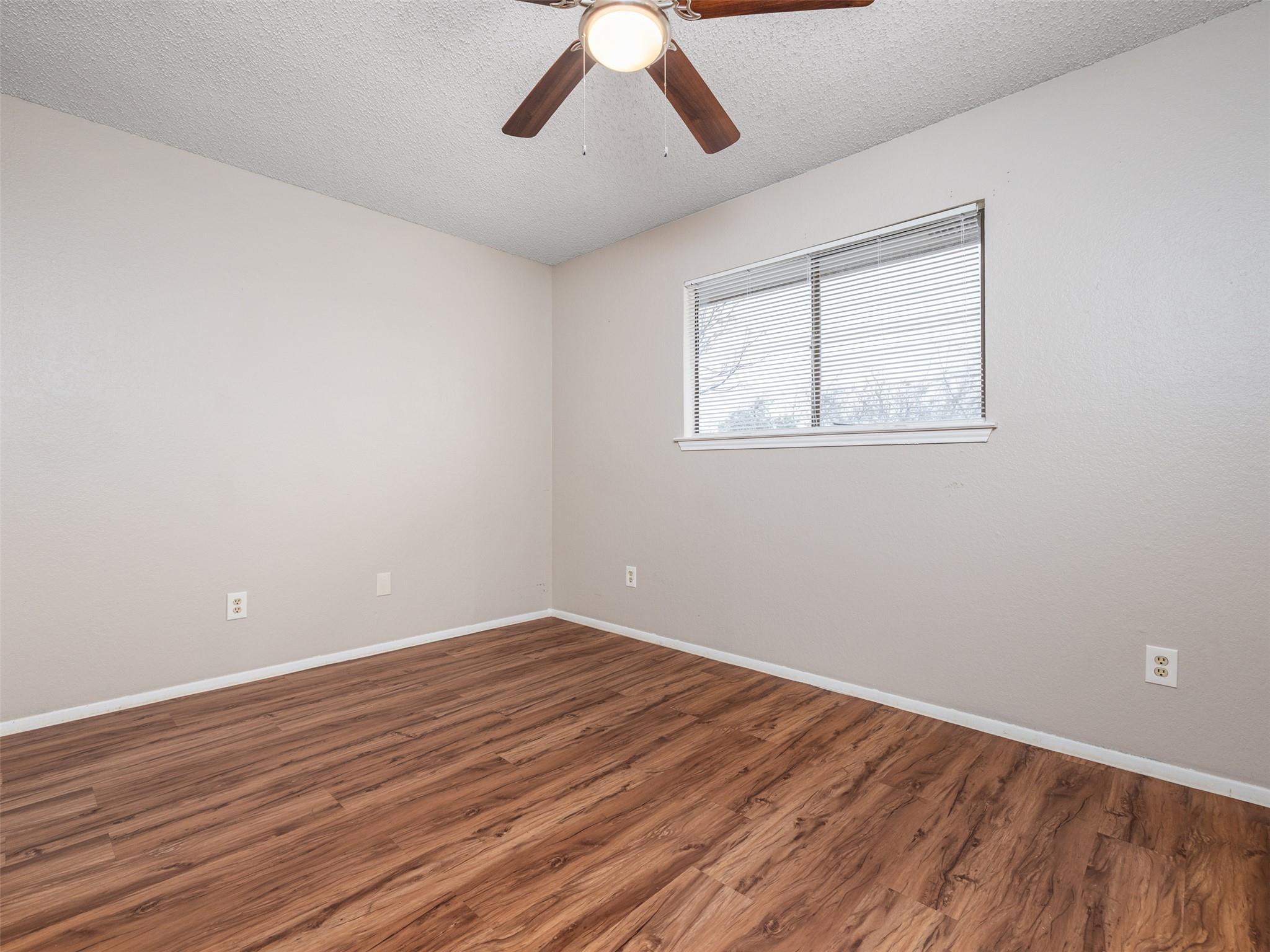 706 Rollingway Dr # B, Round Rock, TX 78681