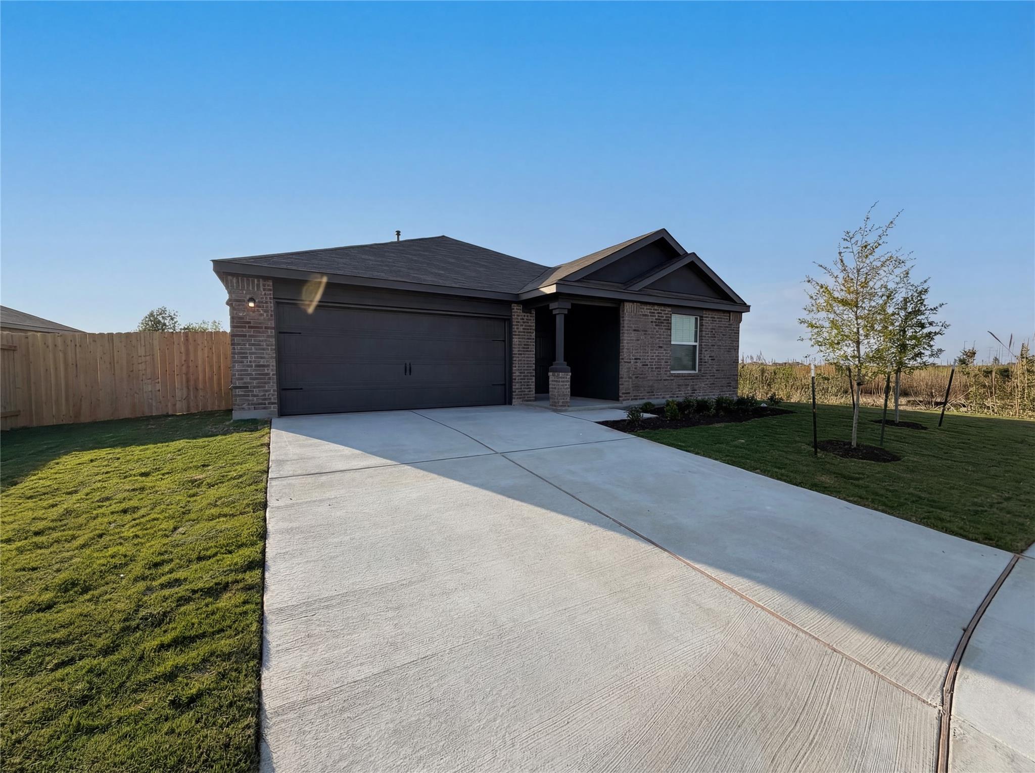 507 Vantage Dr, Hutto, TX 78634