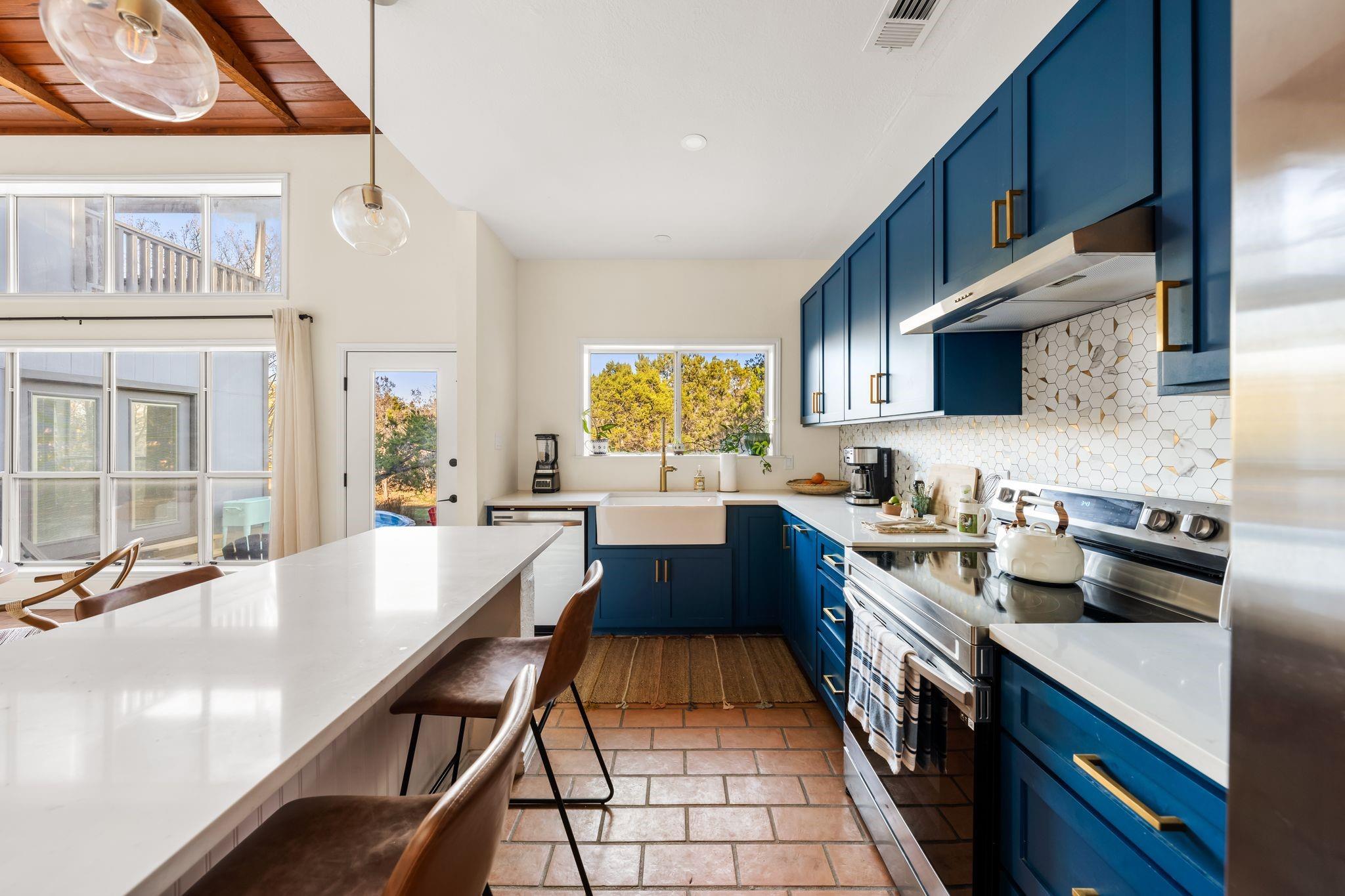 42 La Buena Vista Dr, Wimberley, TX 78676