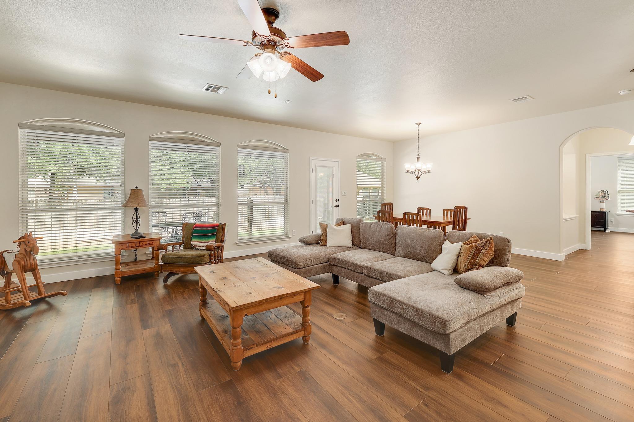 212 Monahans Dr, Georgetown, TX 78628