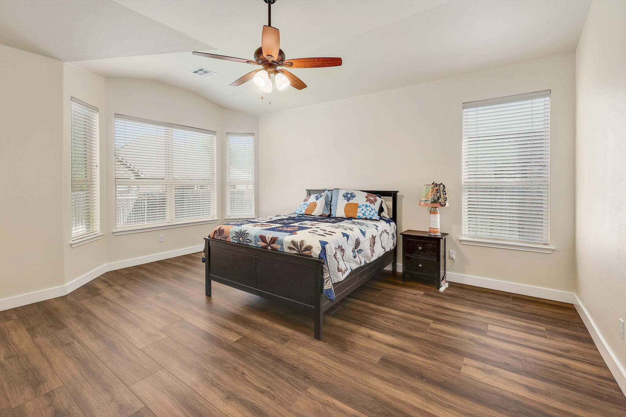 212 Monahans Dr, Georgetown, TX 78628