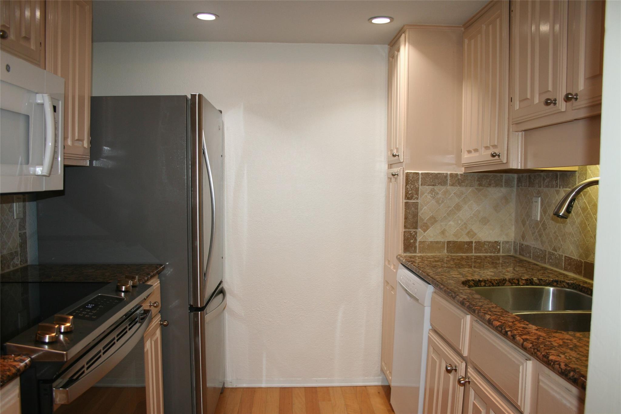 8210 Bent Tree Rd # 113, Austin, TX 78759