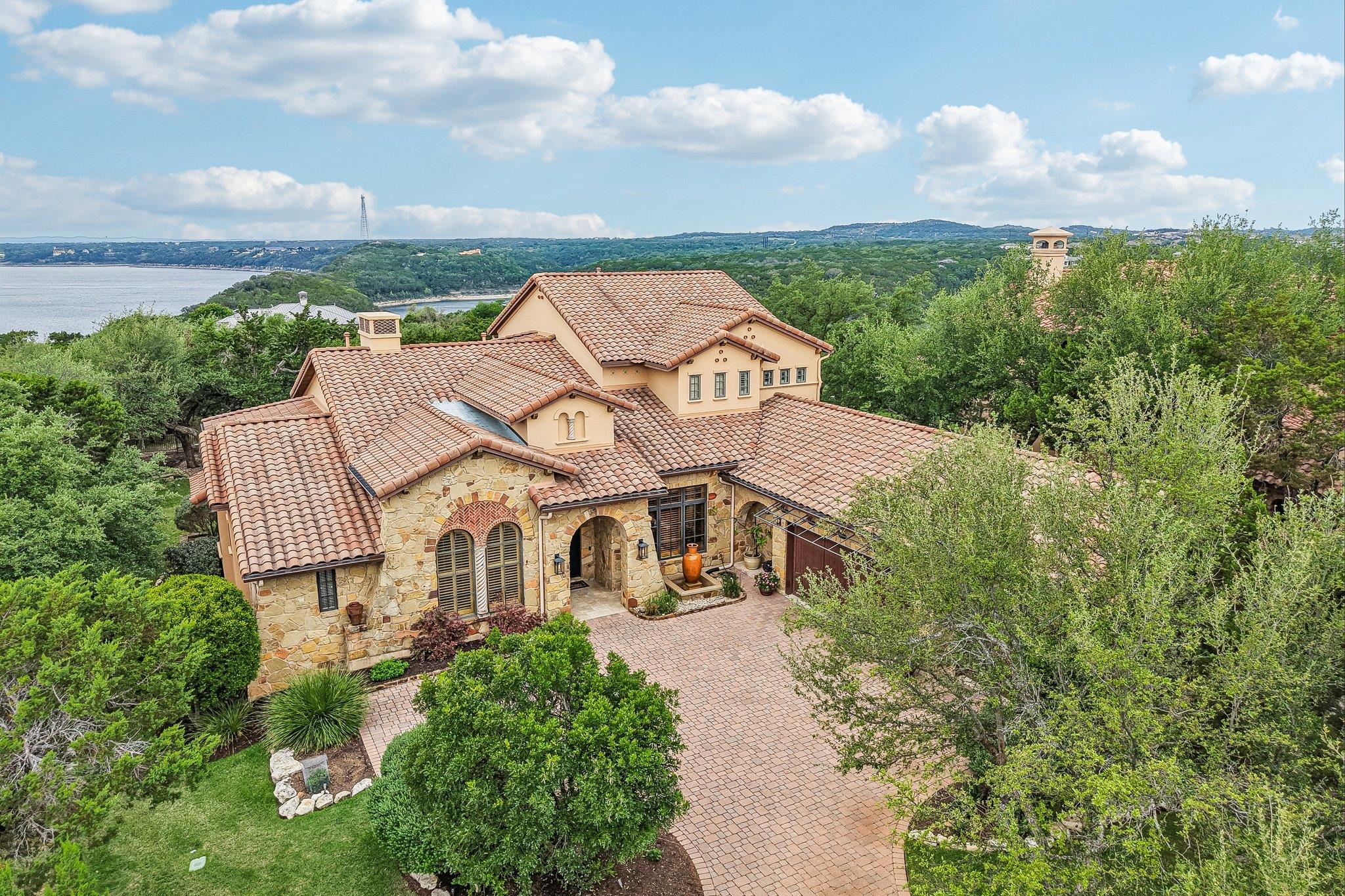 17701 Navigation Ln, Lago Vista, TX 78645