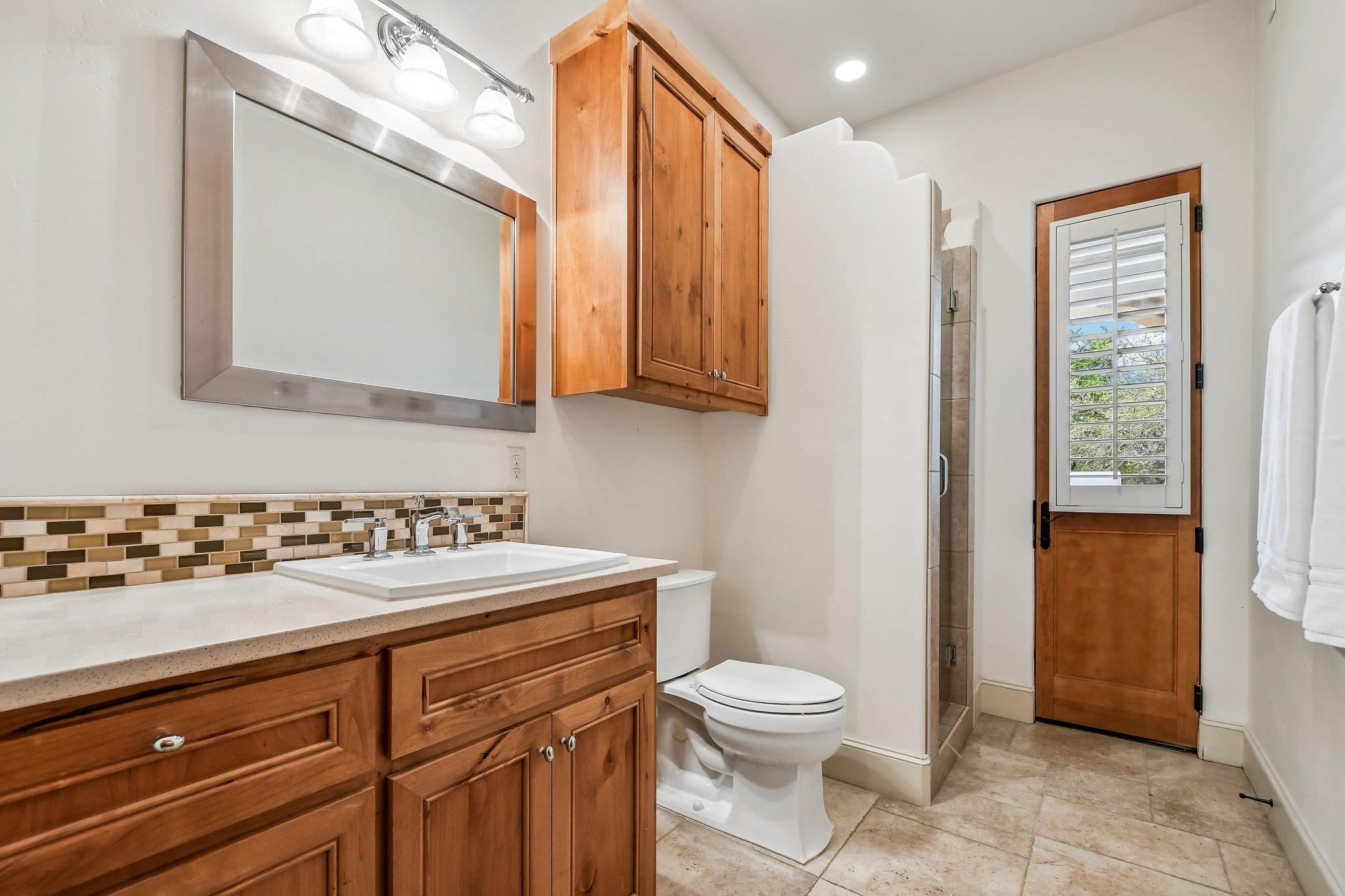 17701 Navigation Ln, Lago Vista, TX 78645