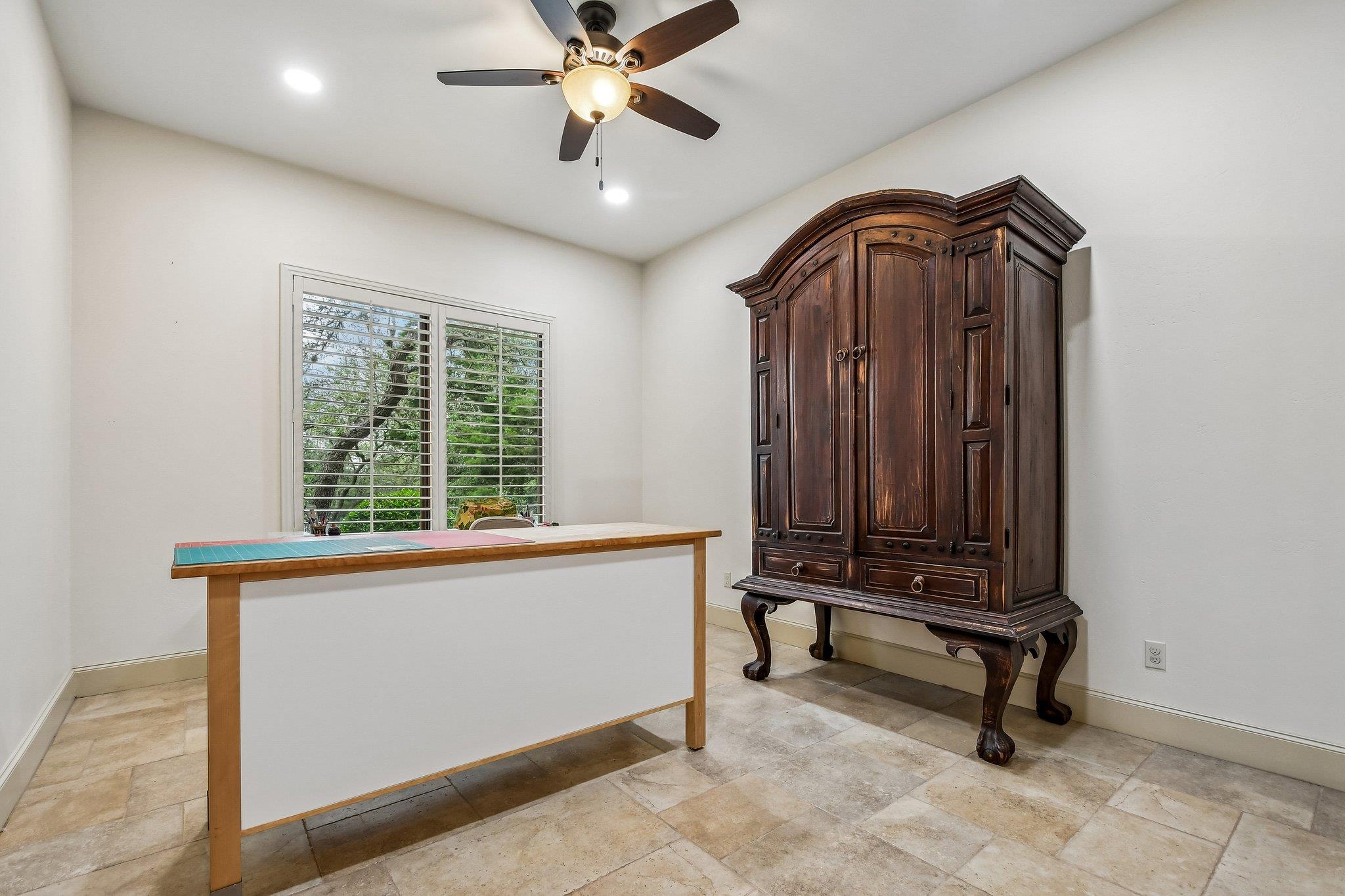 17701 Navigation Ln, Lago Vista, TX 78645