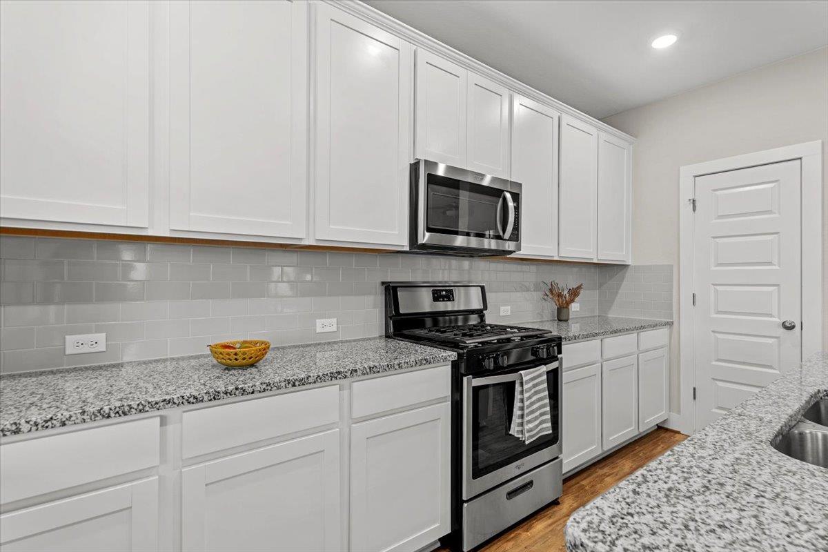 7110 Silver Star Ln, Austin, TX 78744