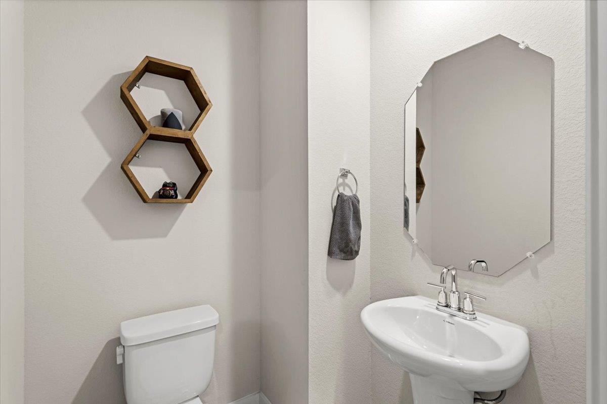 7110 Silver Star Ln, Austin, TX 78744