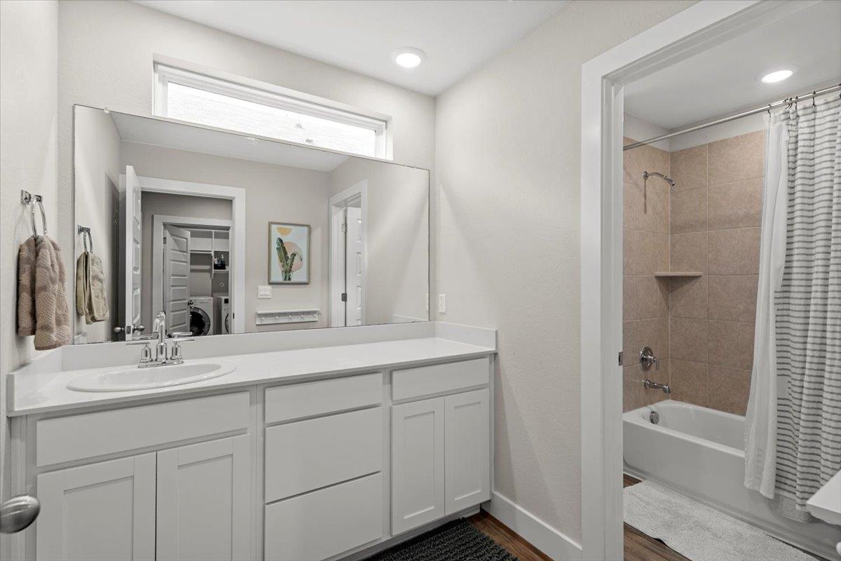 7110 Silver Star Ln, Austin, TX 78744