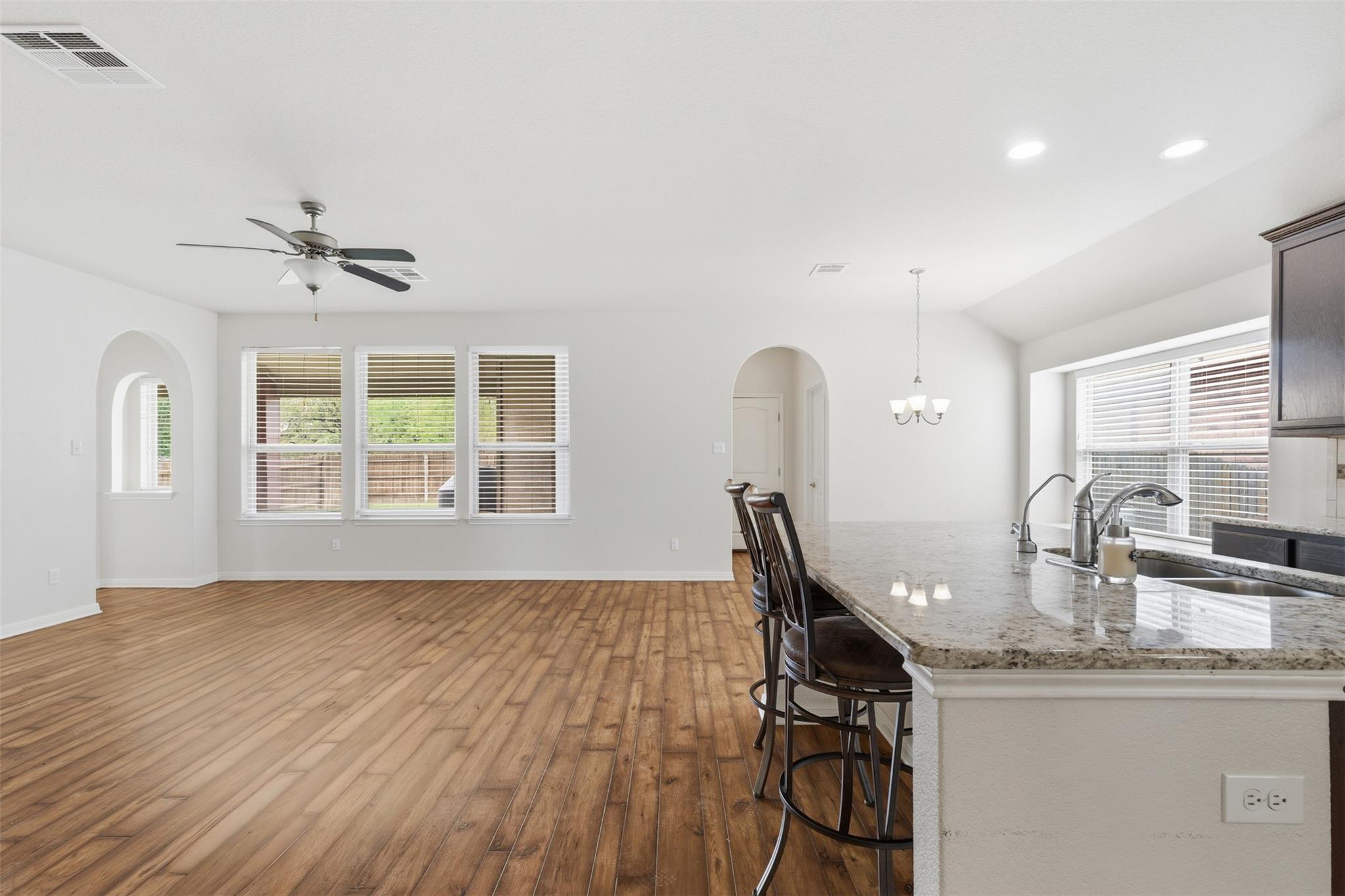 339 Sycamore St, Georgetown, TX 78633