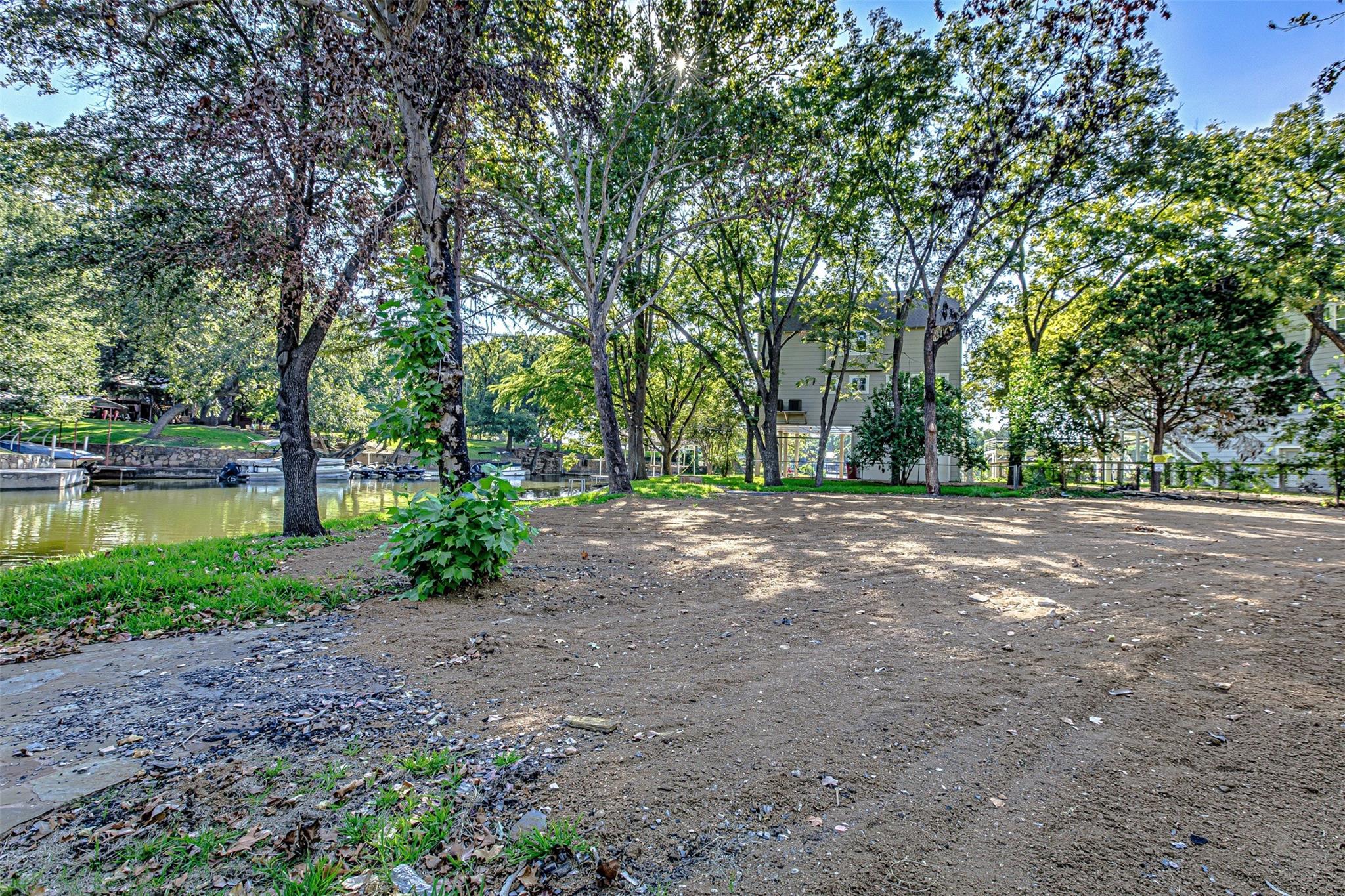 1336 S Lakeside Dr, Kingsland, TX 78611