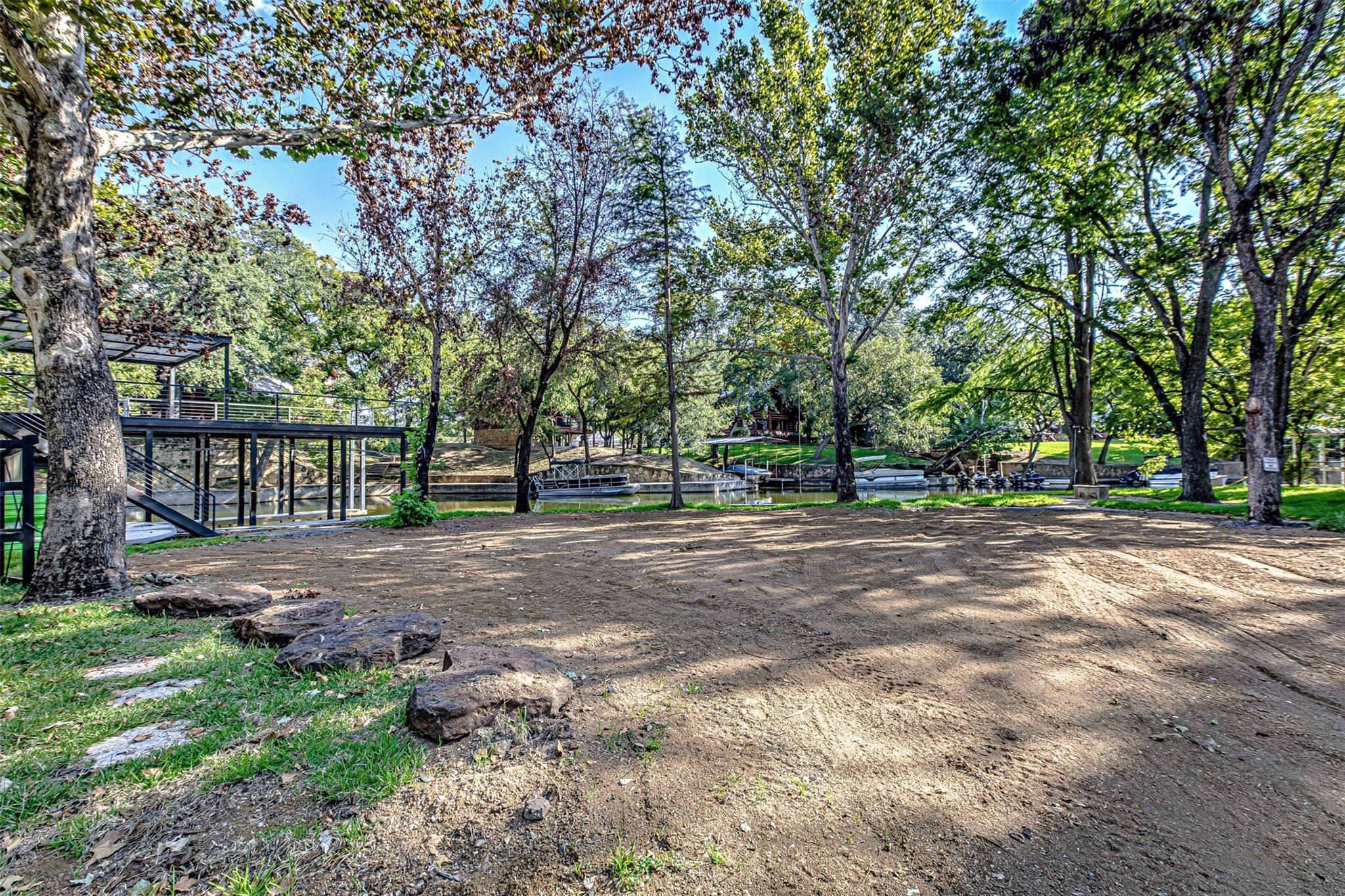 1336 S Lakeside Dr, Kingsland, TX 78611