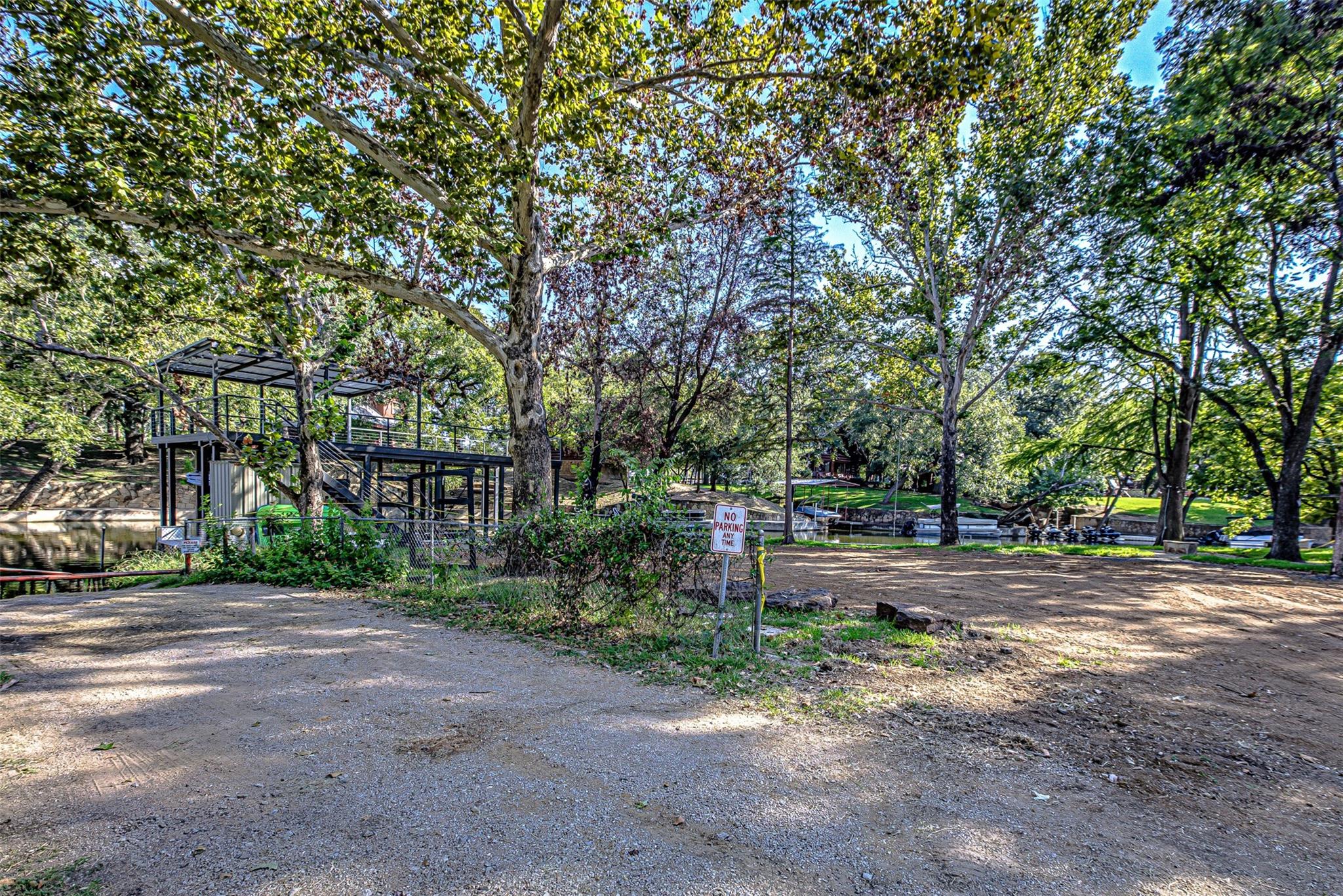 1336 S Lakeside Dr, Kingsland, TX 78611