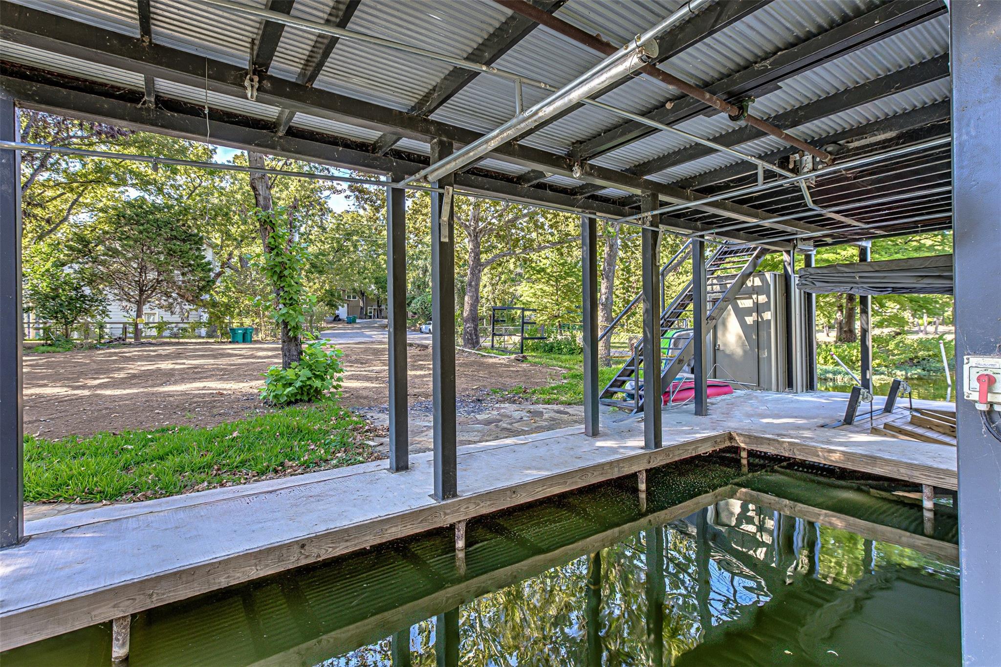 1336 S Lakeside Dr, Kingsland, TX 78611