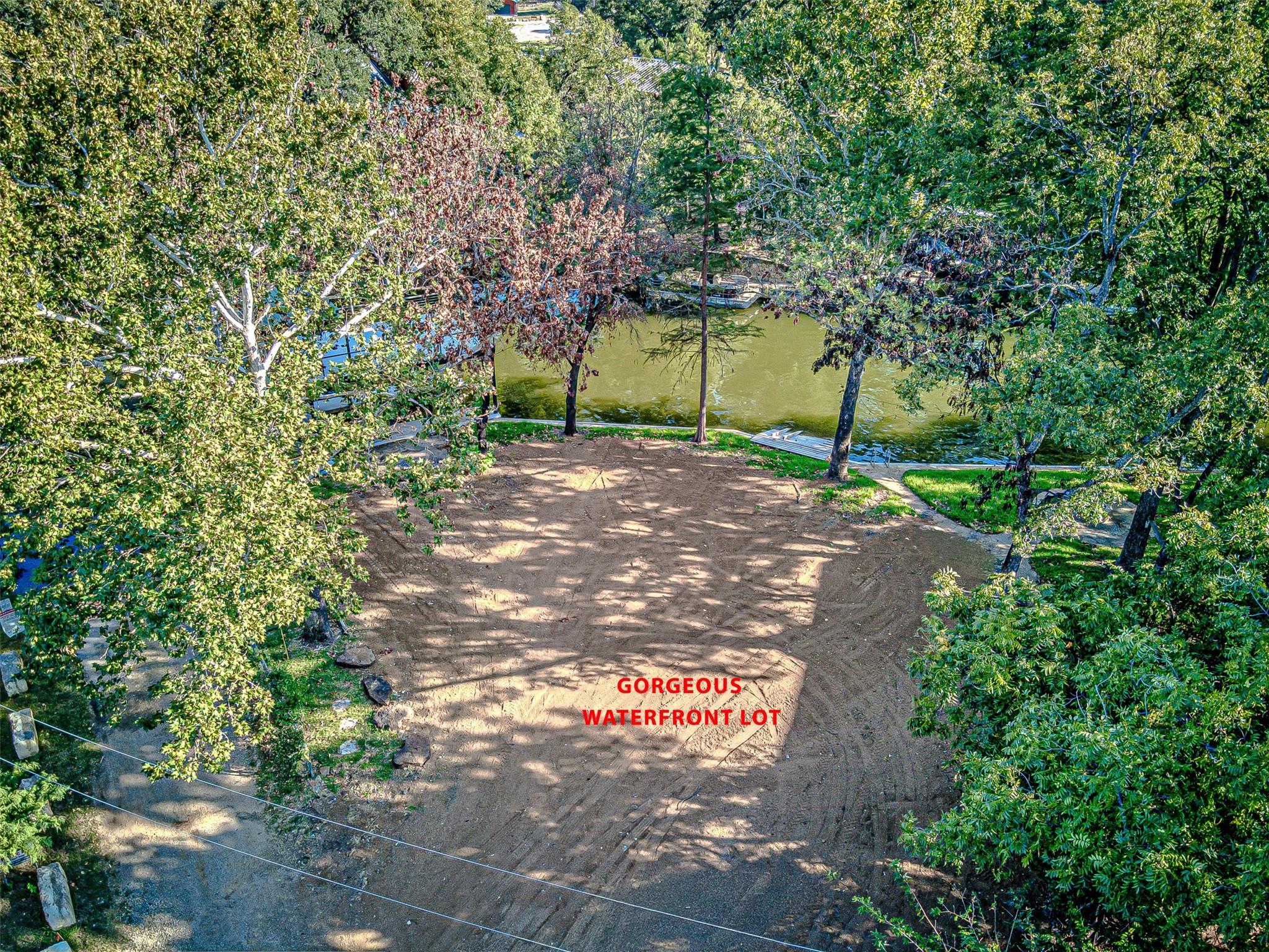 1336 S Lakeside Dr, Kingsland, TX 78611